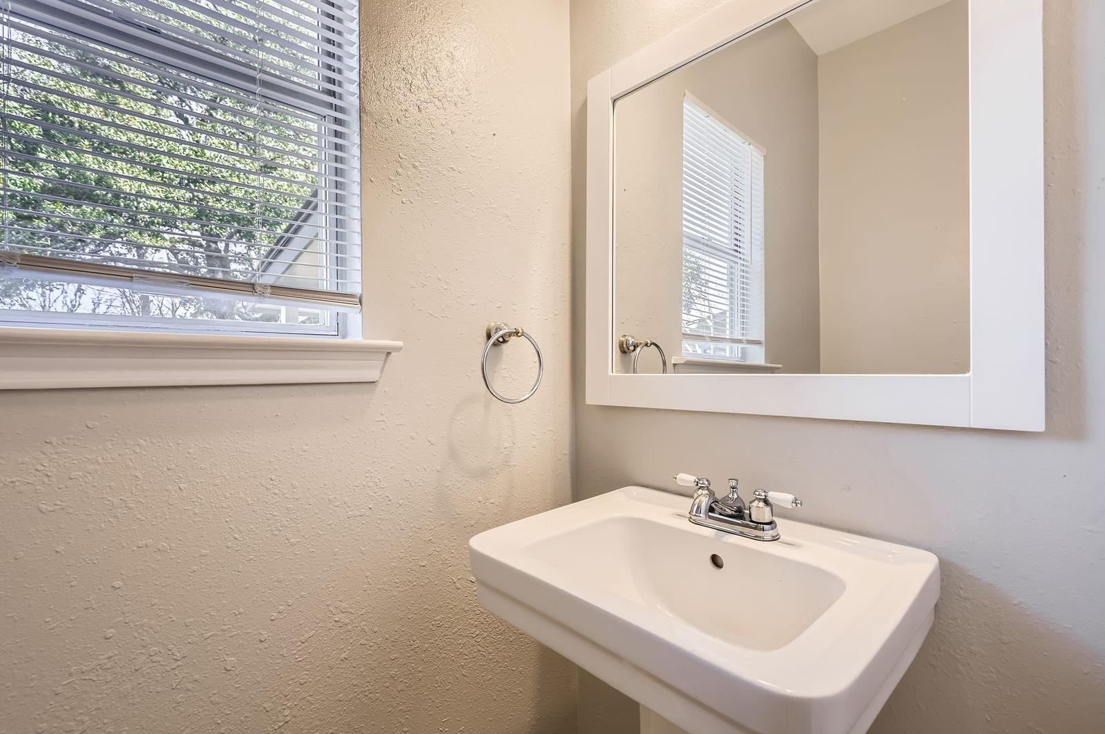 1703 Pecos Valley Cv, Round Rock, TX 78665