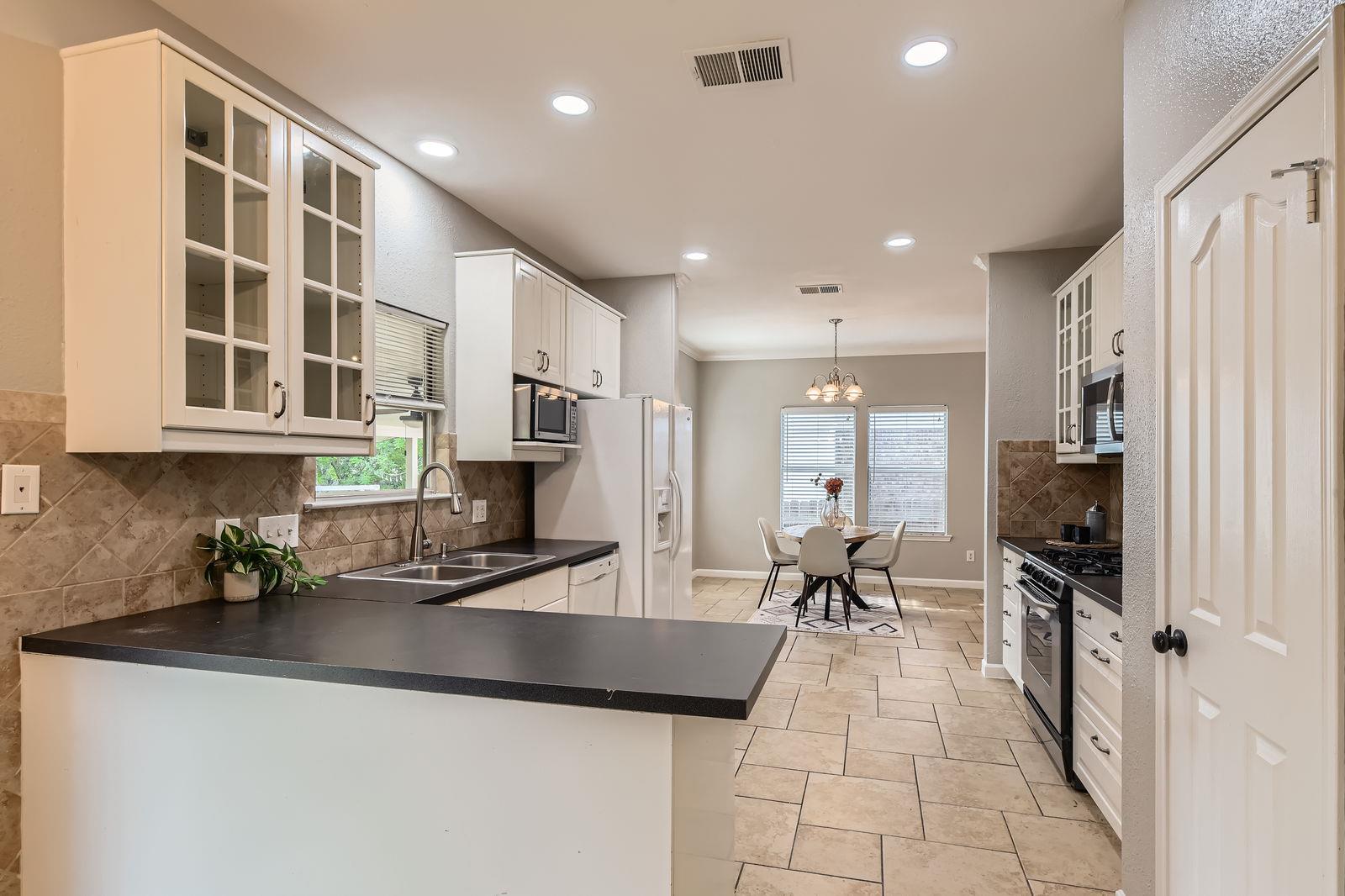 1703 Pecos Valley Cv, Round Rock, TX 78665