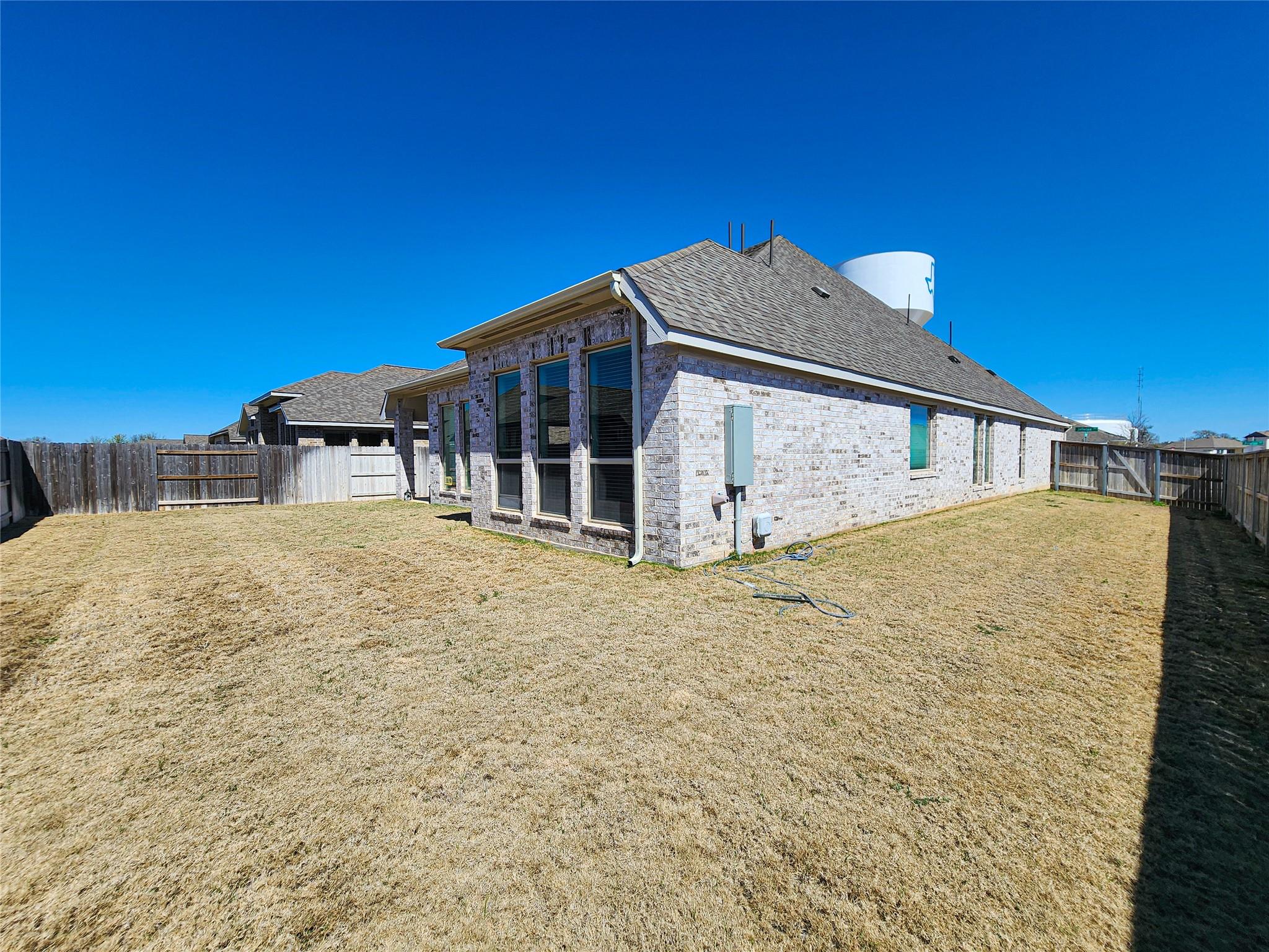 522 Jefferson Dr, Kyle, TX 78640