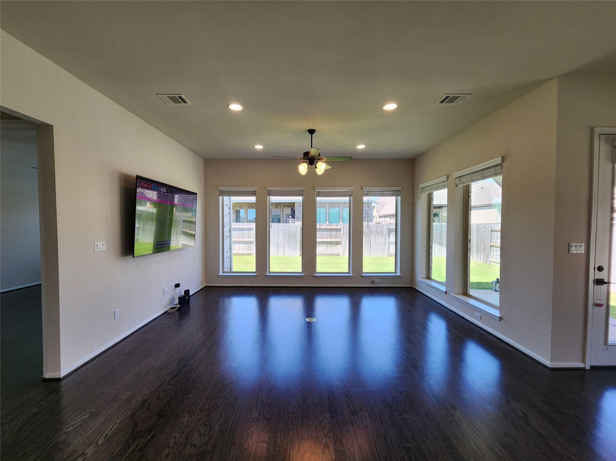 522 Jefferson Dr, Kyle, TX 78640