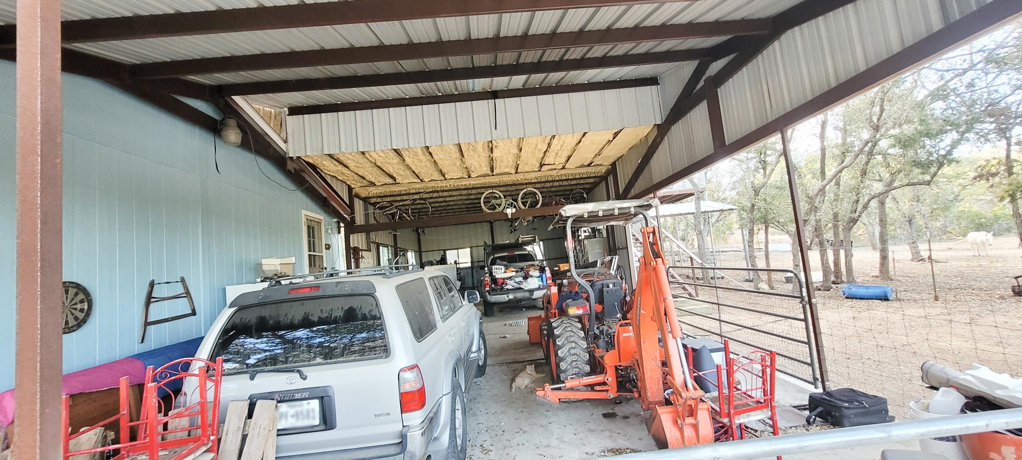 1085 Forest View Dr, Blanco, TX 78606