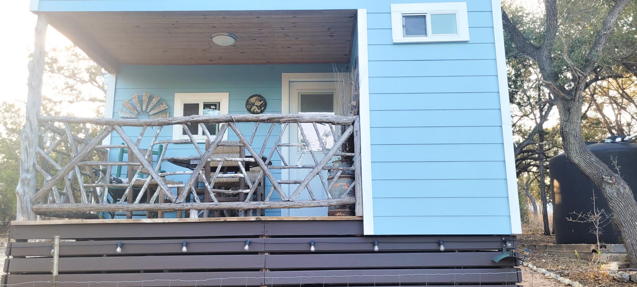 1085 Forest View Dr, Blanco, TX 78606