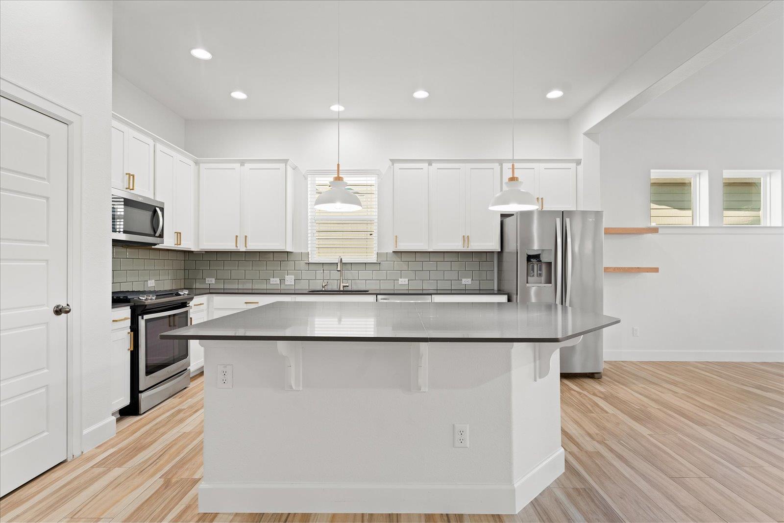 372 Dayridge Dr, Dripping Springs, TX 78620