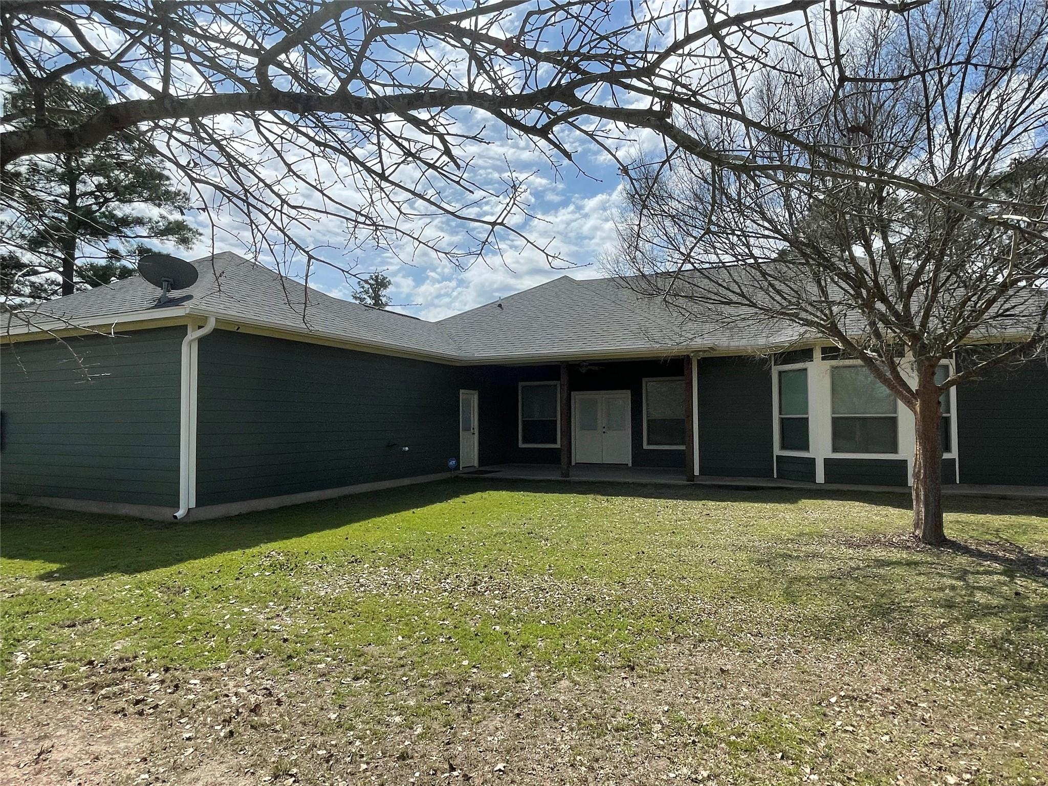 108 E Tanglebriar Ct, Bastrop, TX 78602
