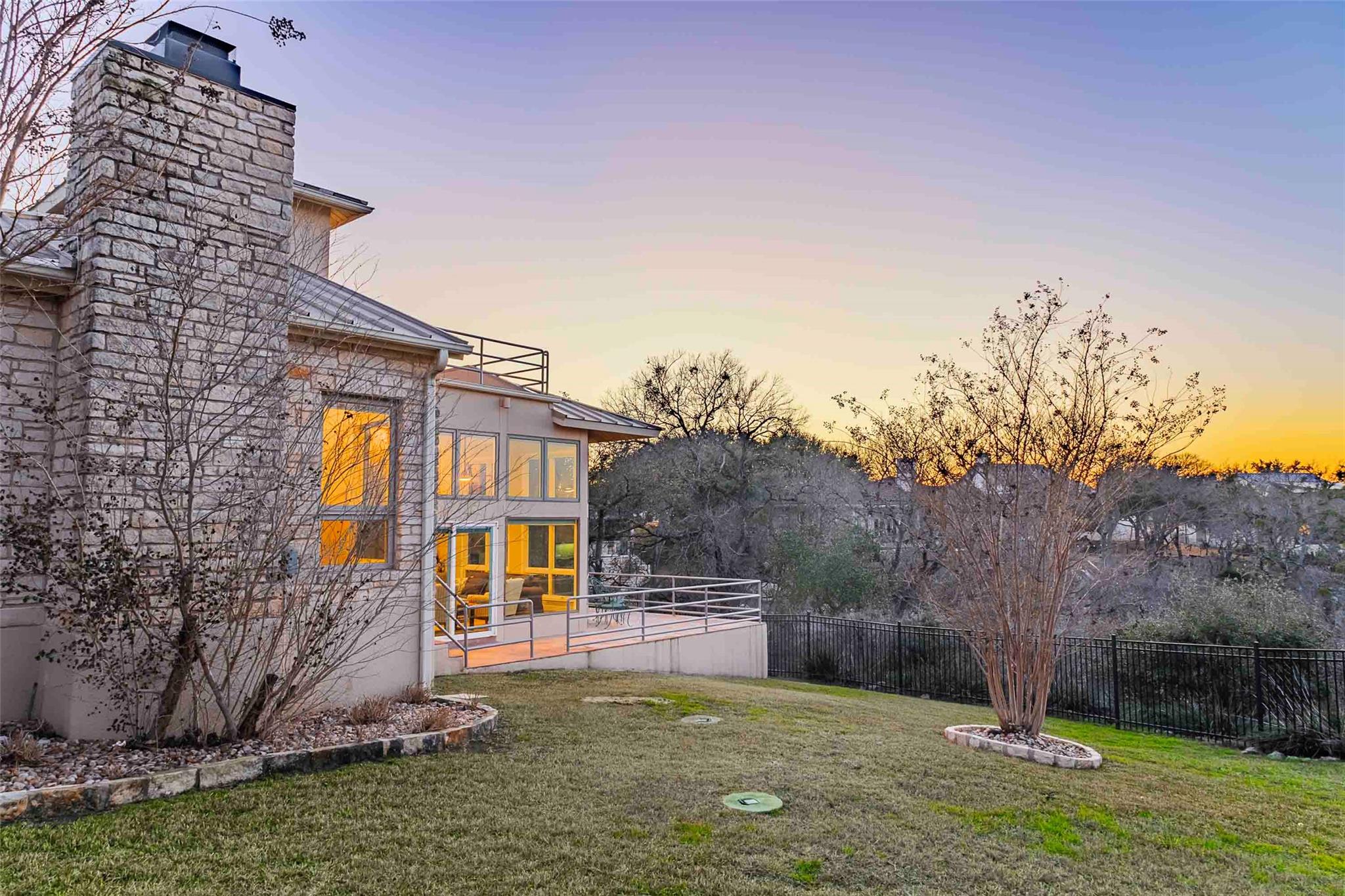 26310 Countryside Dr, Spicewood, TX 78669