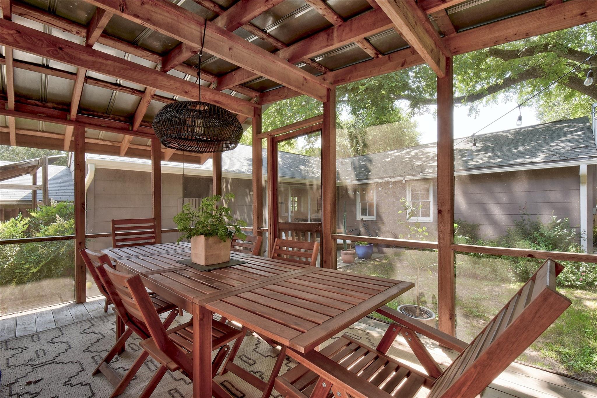 2403 Elmglen Dr, Austin, TX 78704