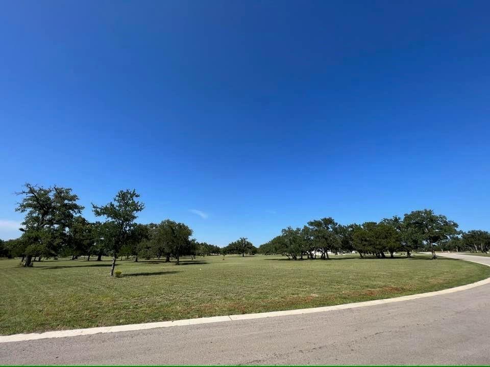 550 W Morning Dew Dr, Round Mountain, TX 78663