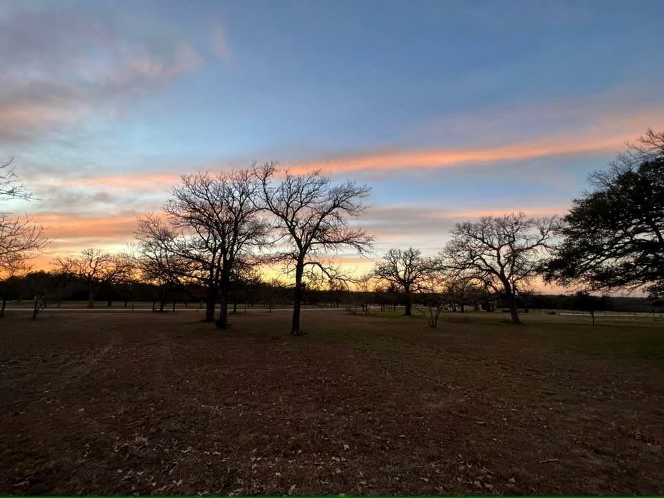 550 W Morning Dew Dr, Round Mountain, TX 78663