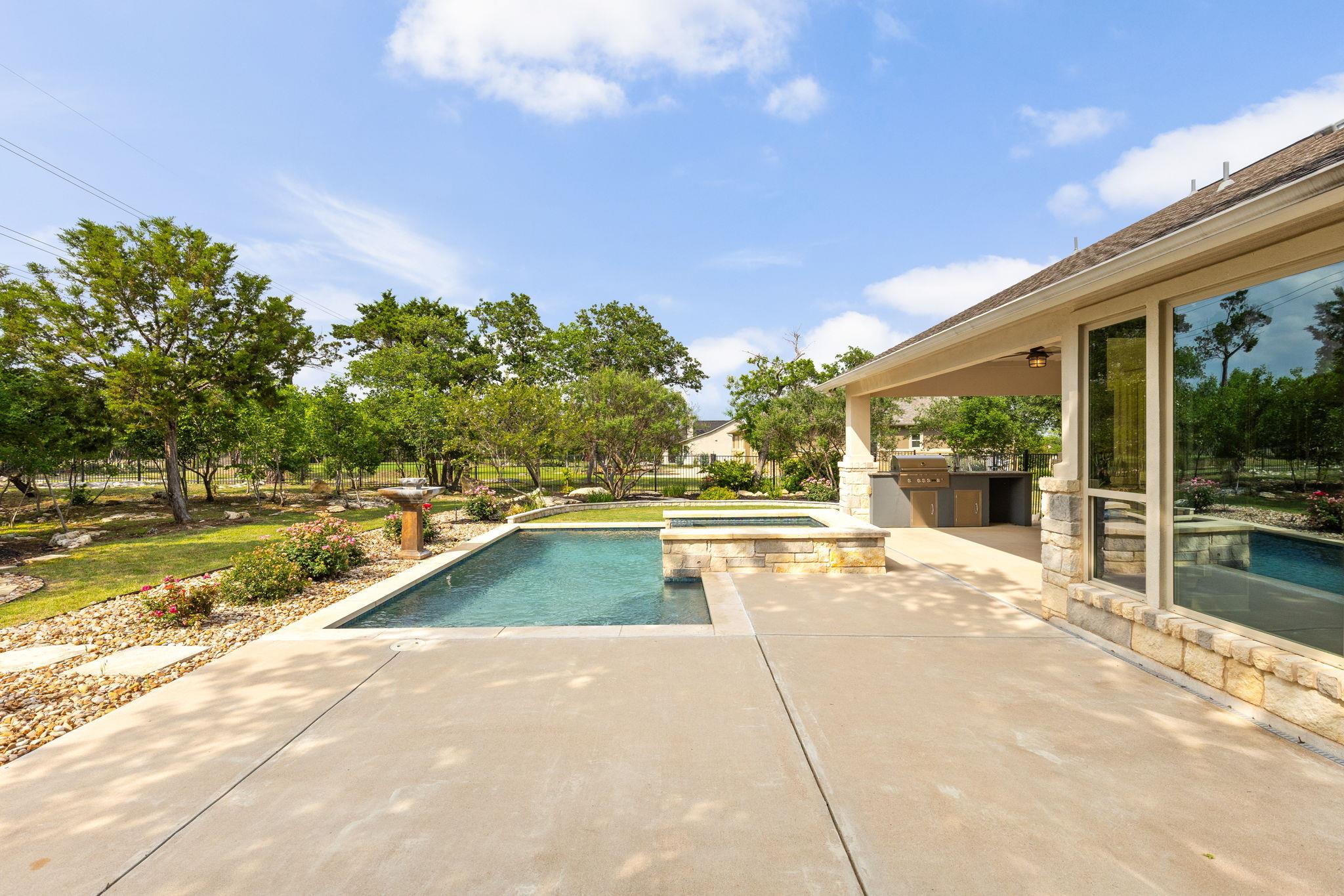 2120 High Lonesome Dr, Leander, TX 78641