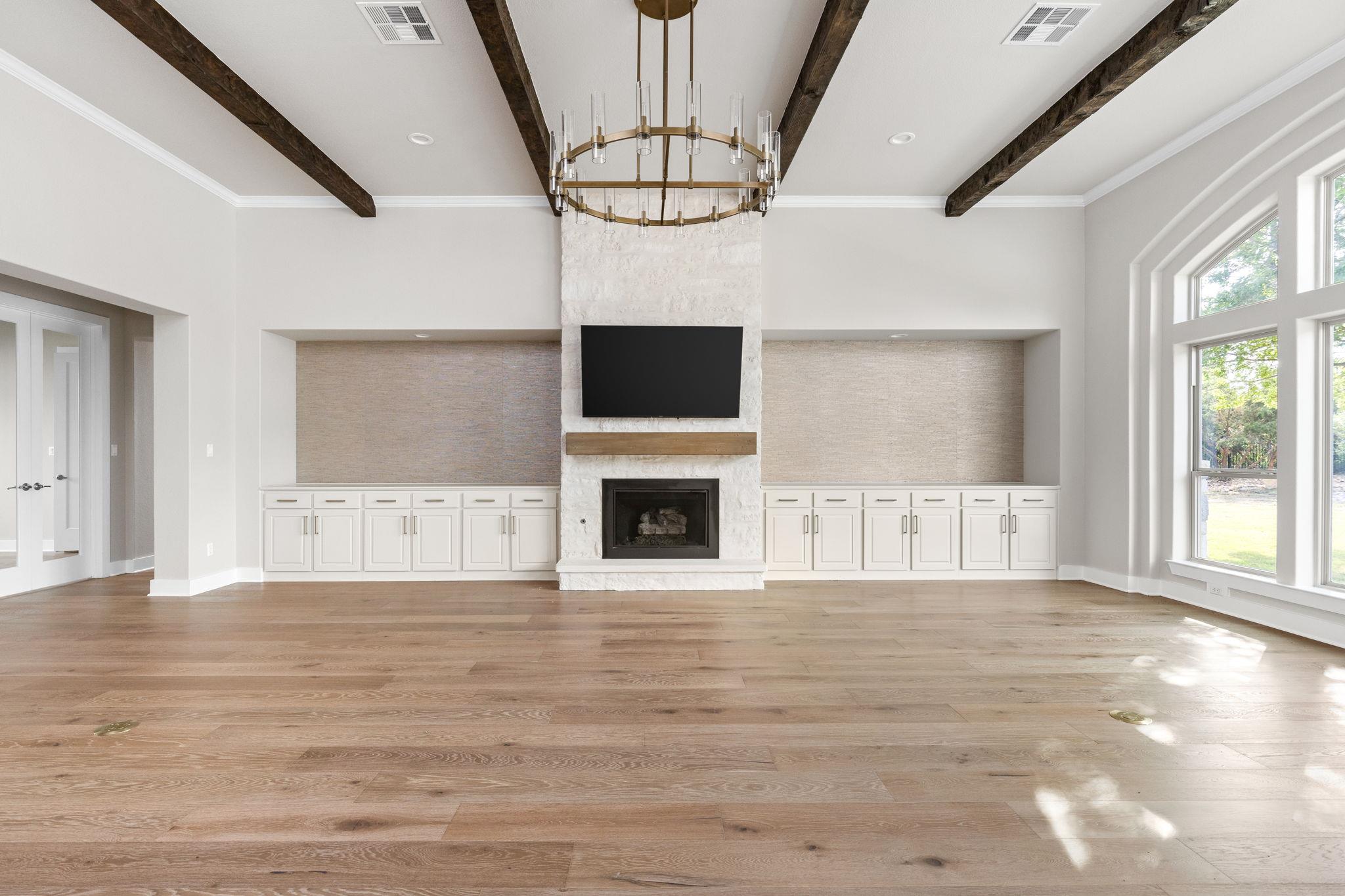 2120 High Lonesome Dr, Leander, TX 78641