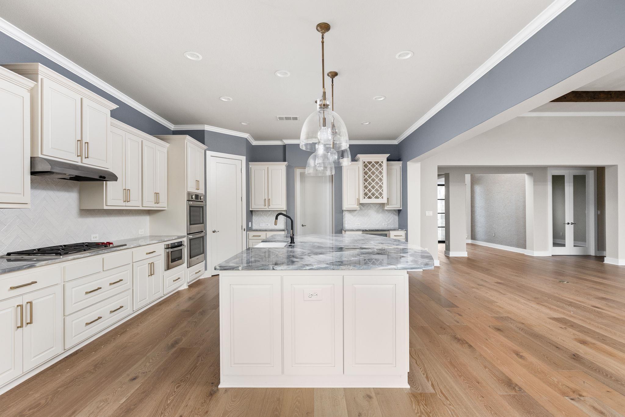 2120 High Lonesome Dr, Leander, TX 78641