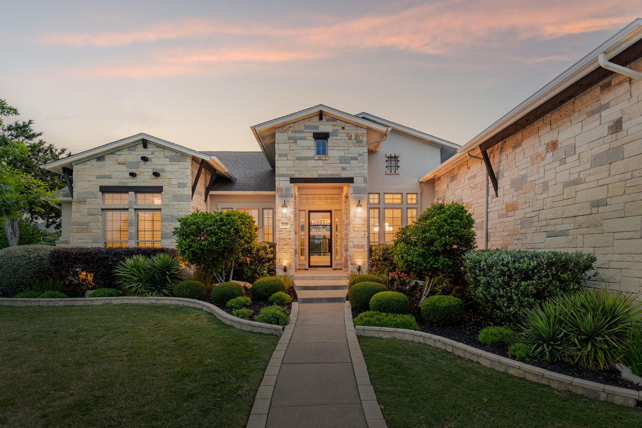 2120 High Lonesome Dr, Leander, TX 78641