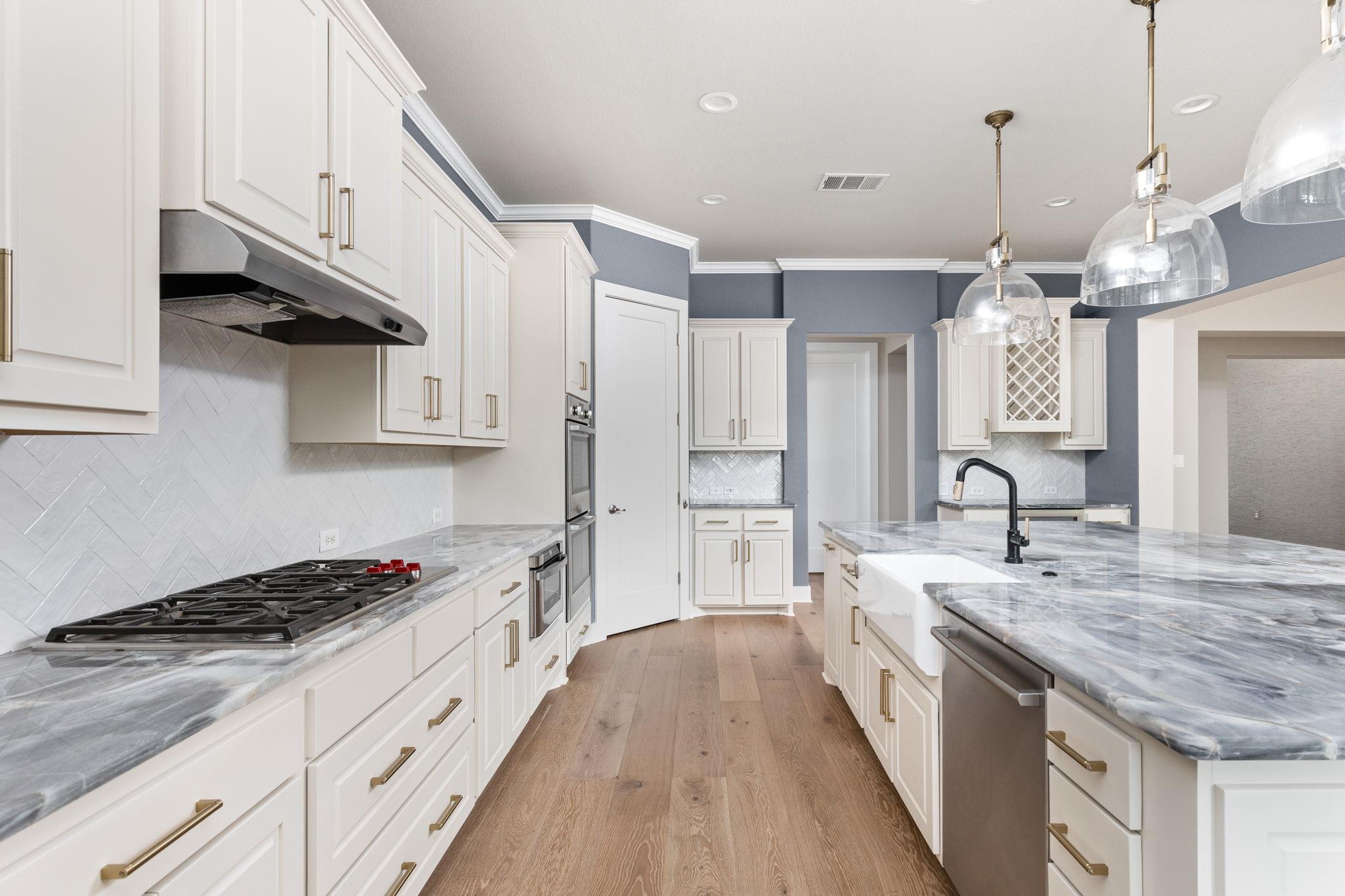 2120 High Lonesome Dr, Leander, TX 78641