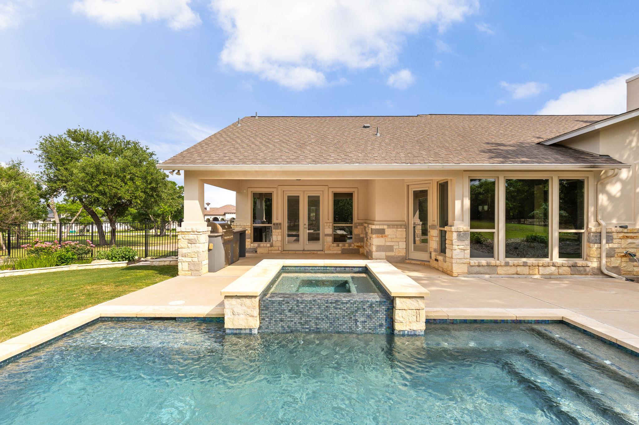 2120 High Lonesome Dr, Leander, TX 78641