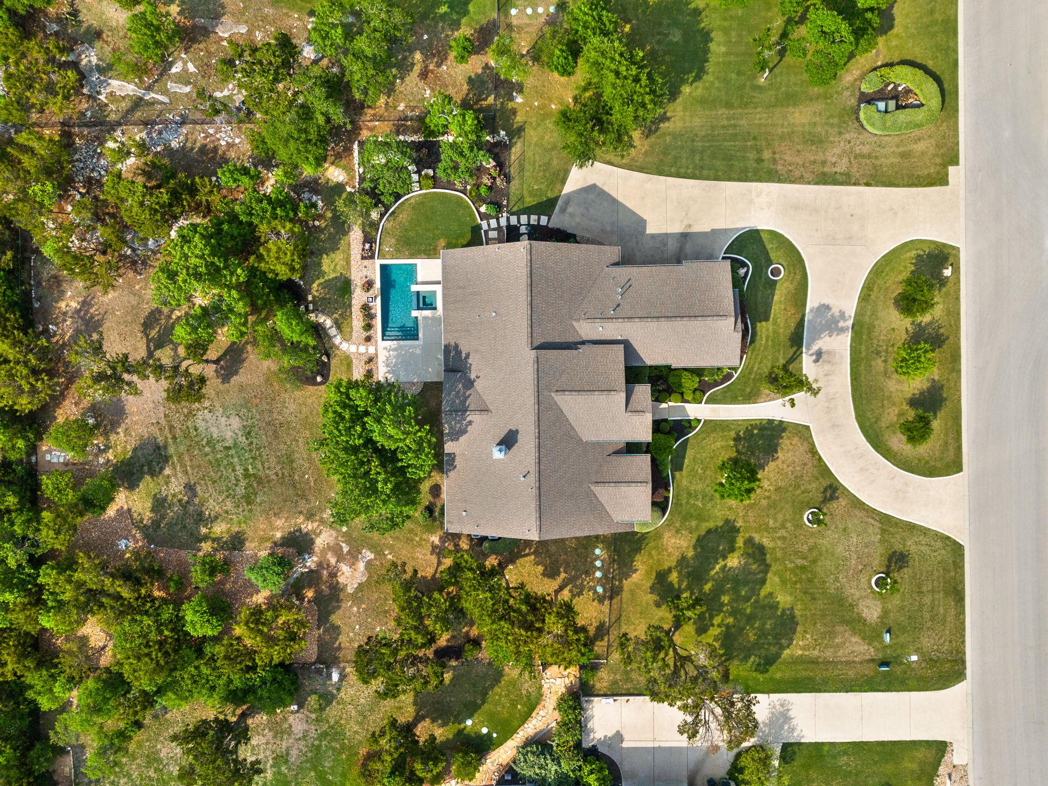 2120 High Lonesome Dr, Leander, TX 78641