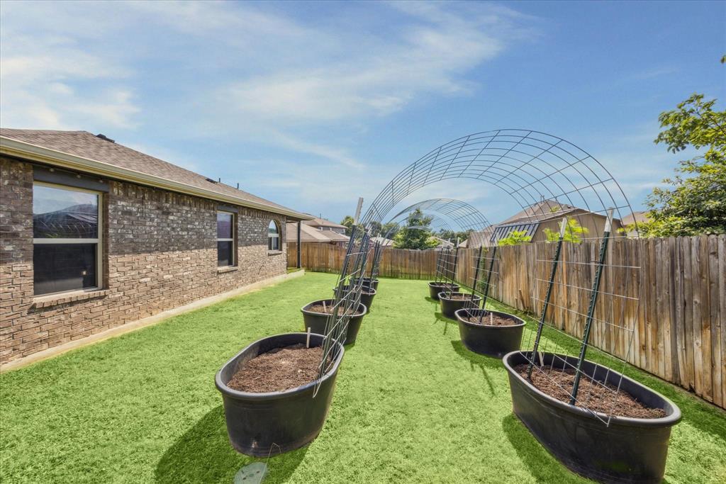501 Alsatian Ln, Leander, TX 78641