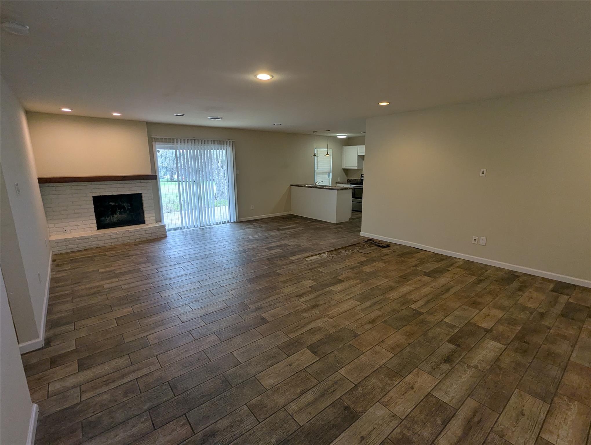 2401 Rogge Ln, Austin, TX 78723