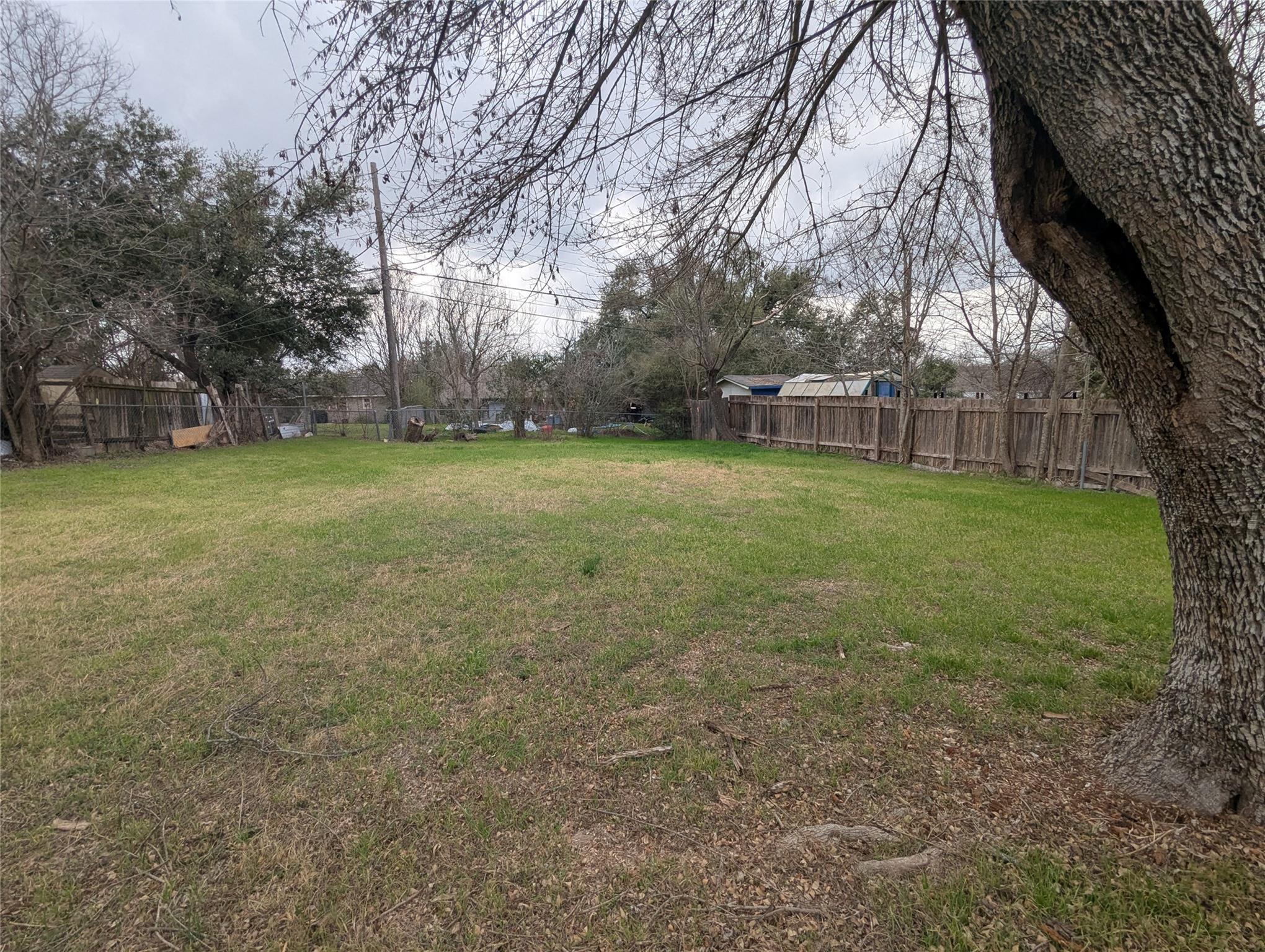 2401 Rogge Ln, Austin, TX 78723