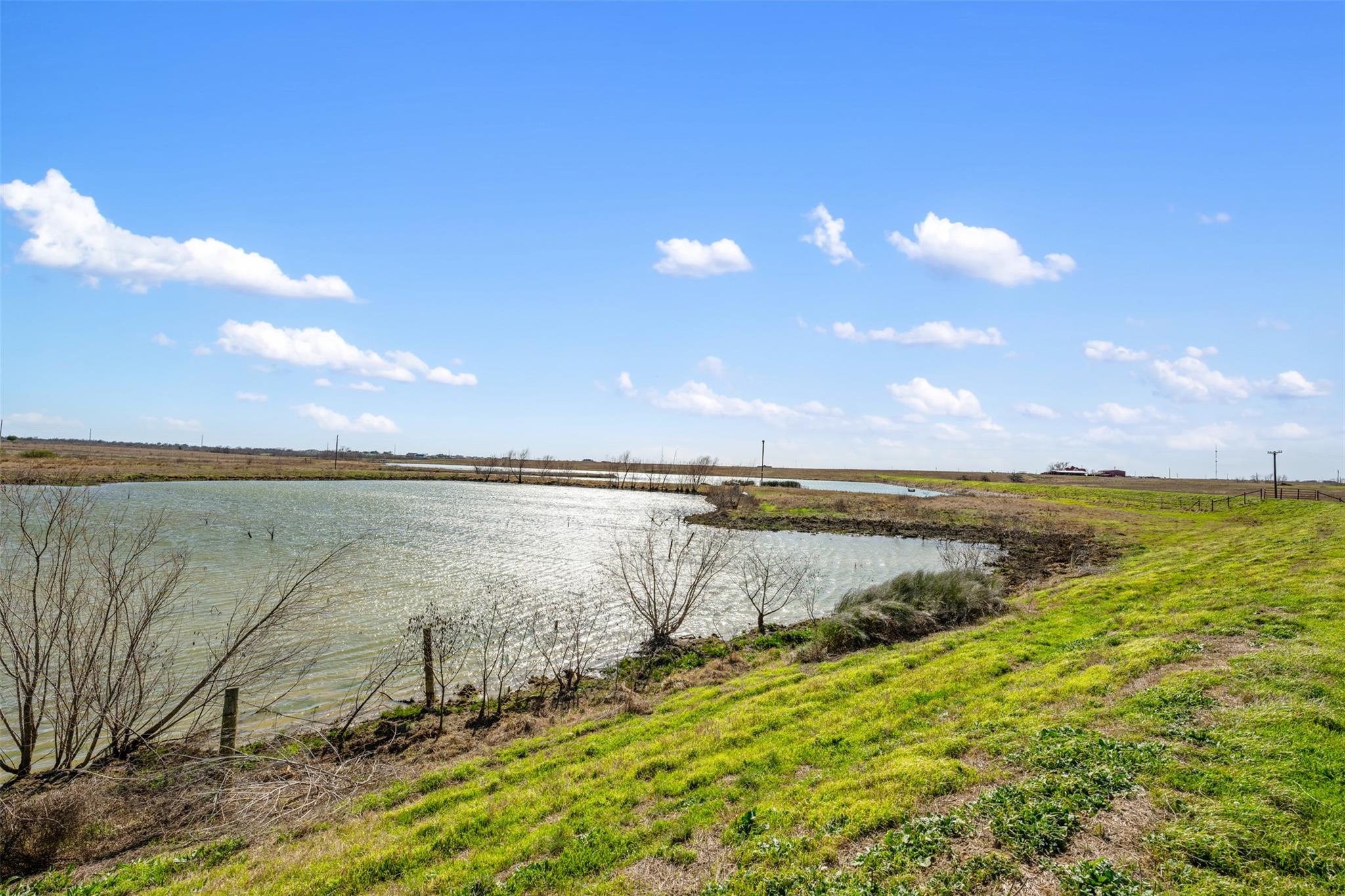 700 County Road 466, Elgin, TX 78621