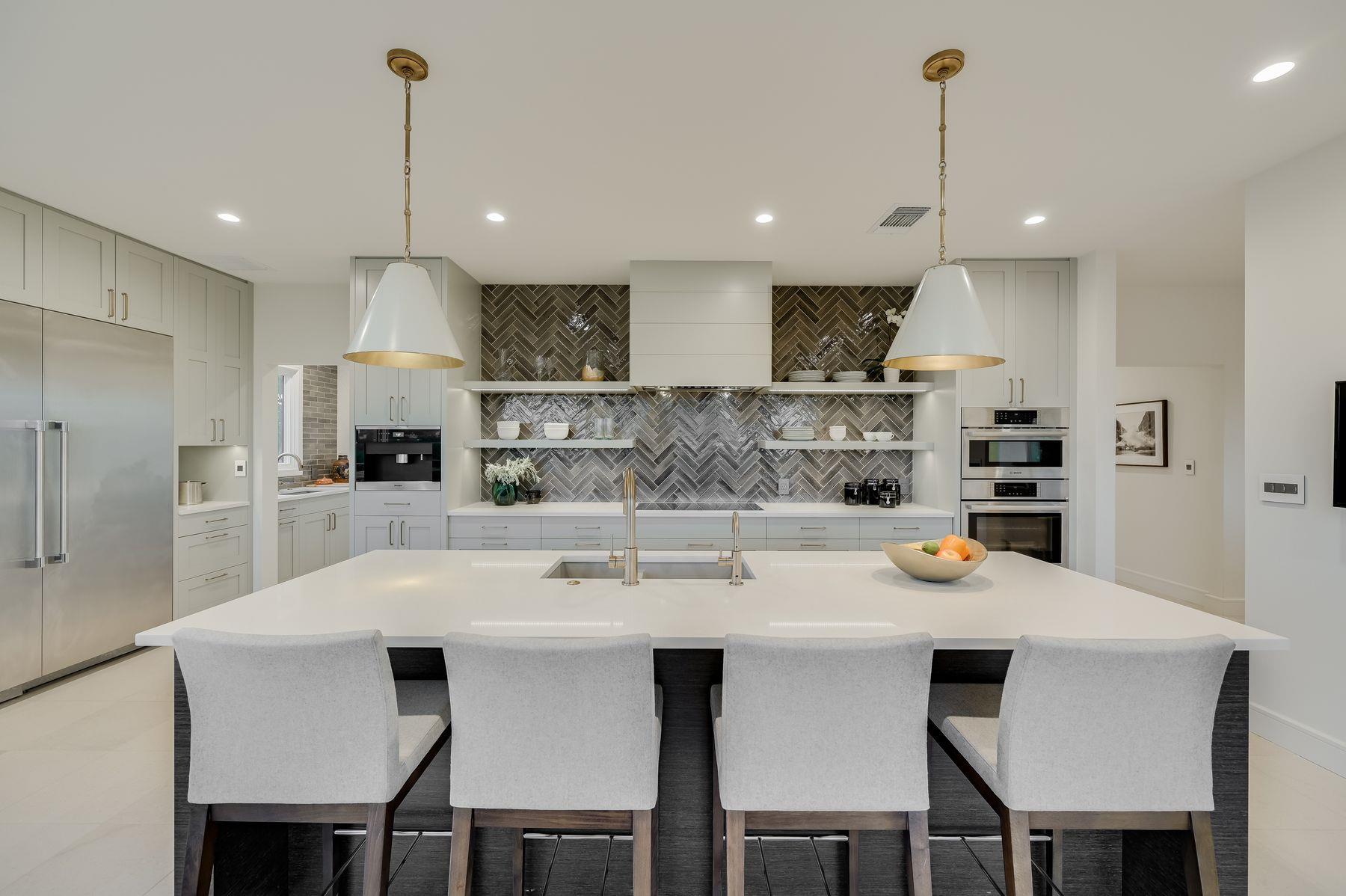 24710 Fossil Trl, Spicewood, TX 78669