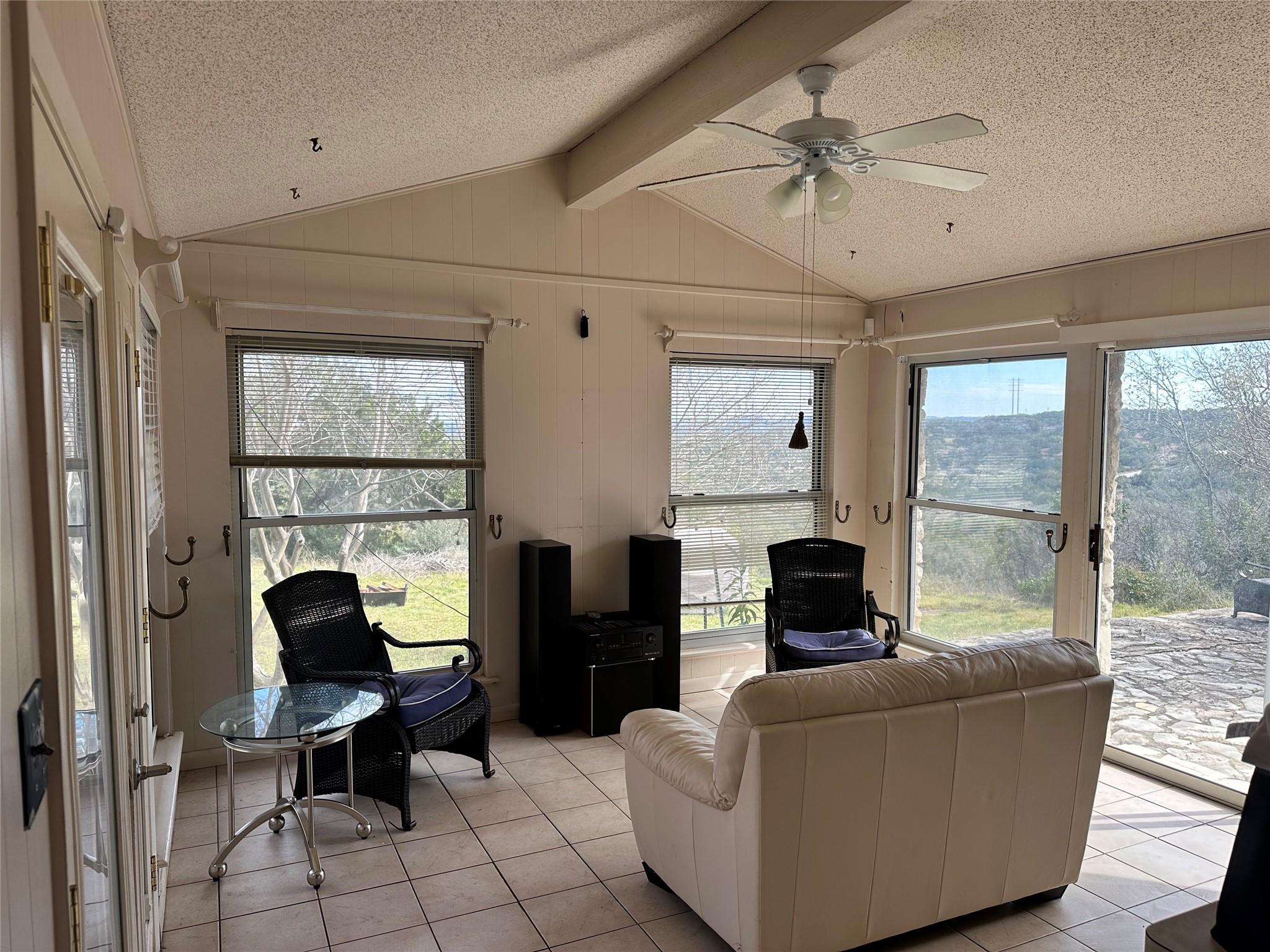 21418 Kathy Ln, Spicewood, TX 78669