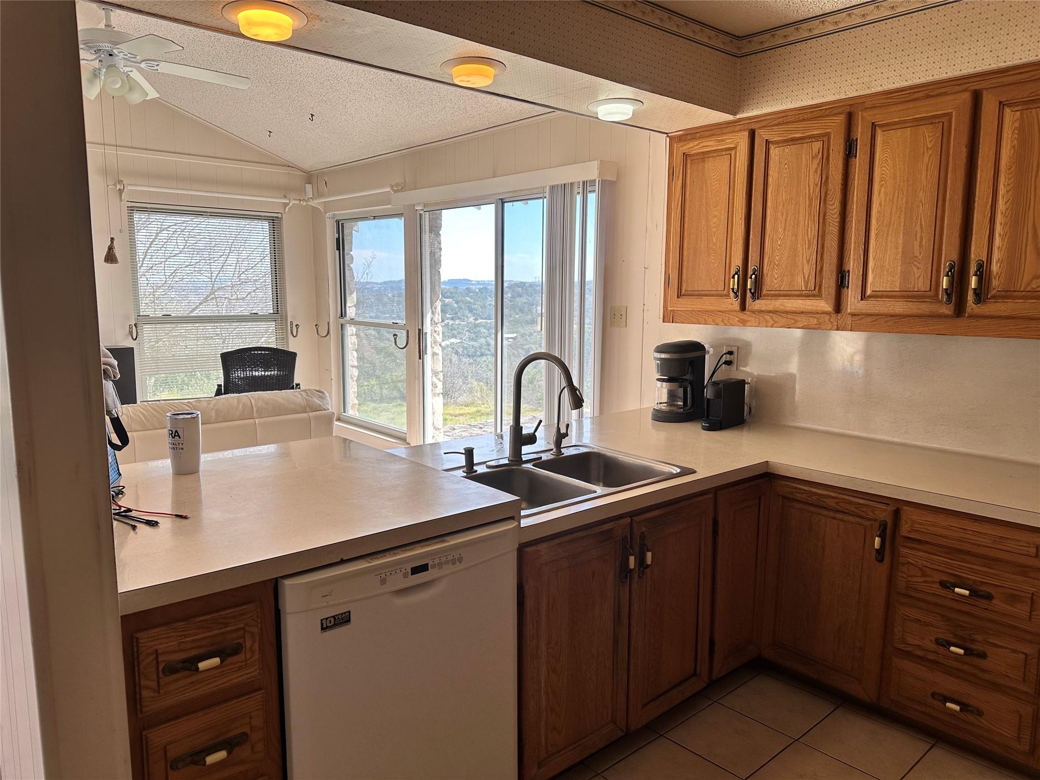 21418 Kathy Ln, Spicewood, TX 78669