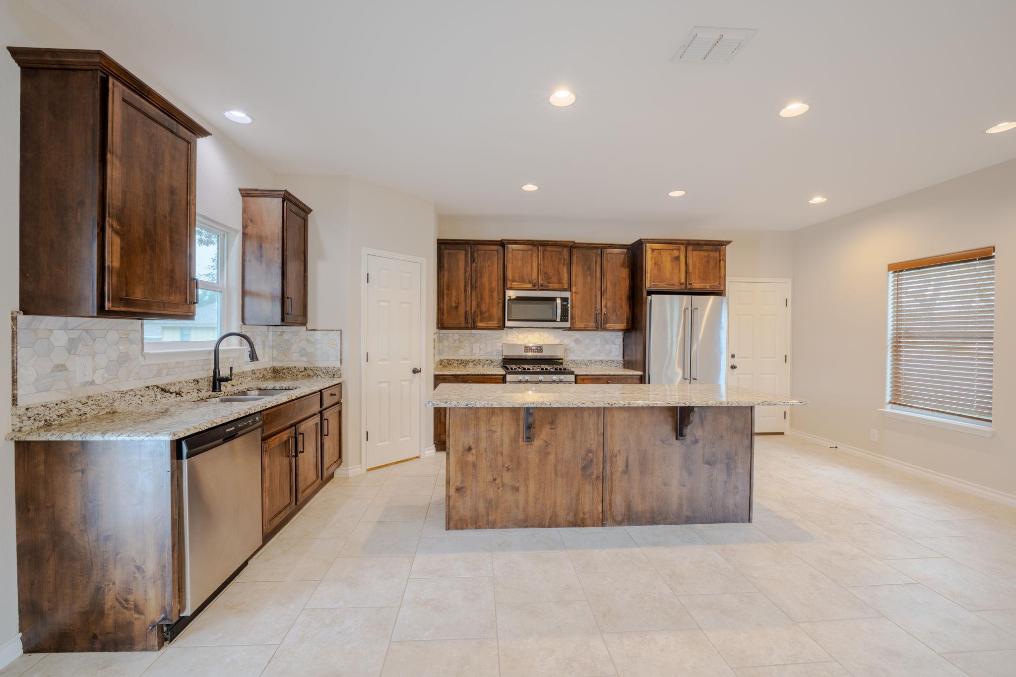 2043 Rocky Ridge Loop, Canyon Lake, TX 78133