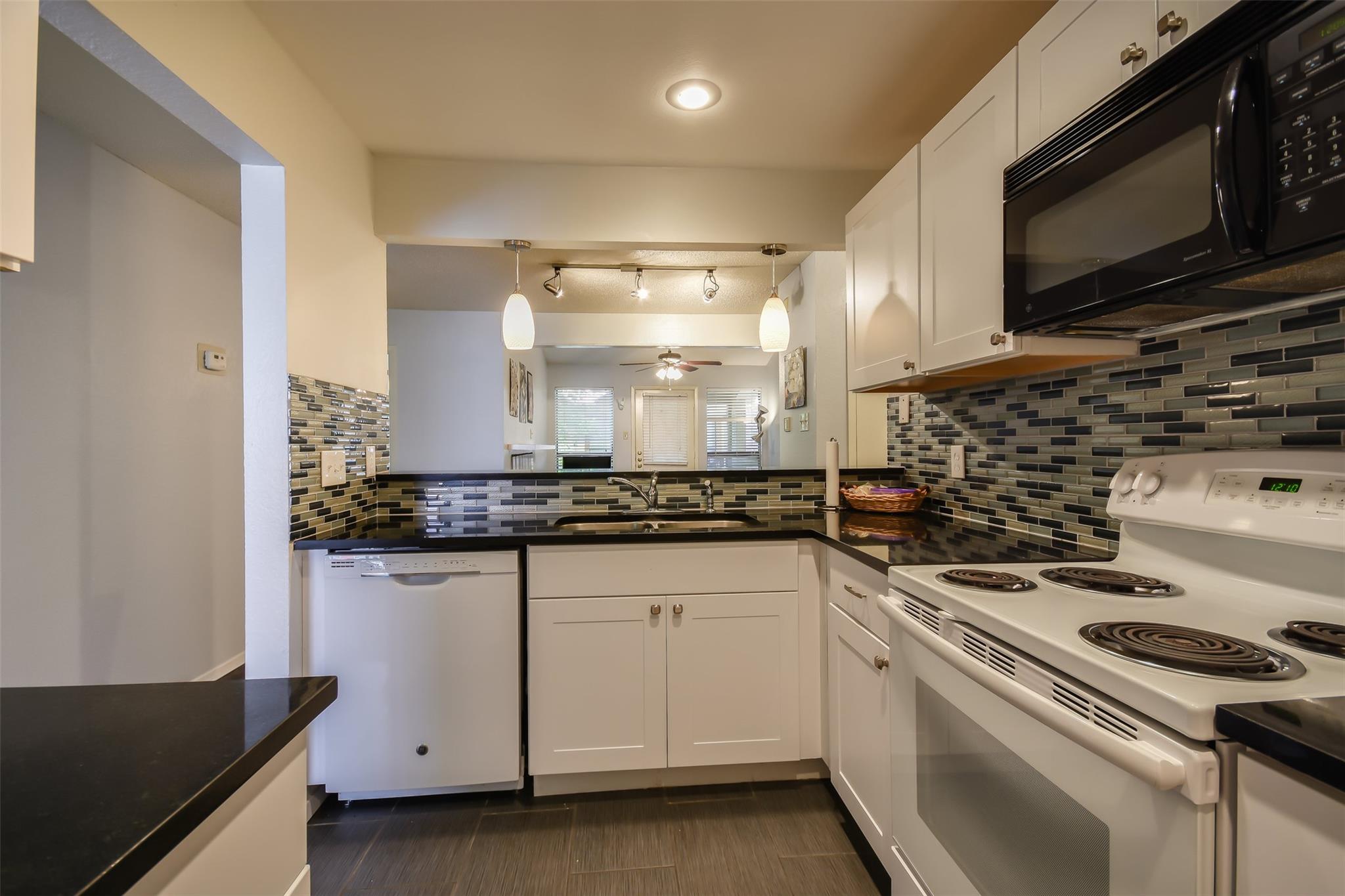 806 W 24th St # 312, Austin, TX 78705
