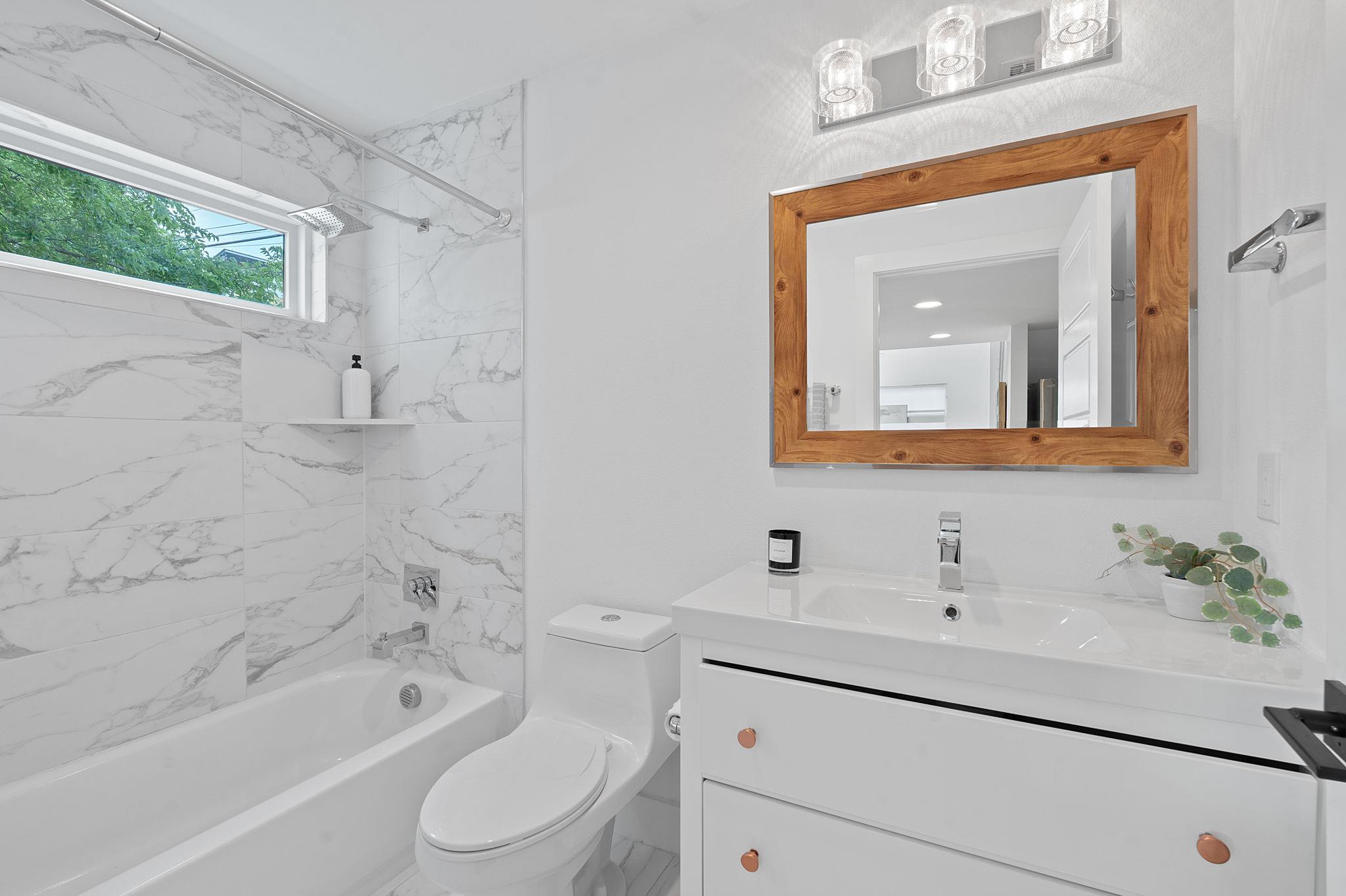 402 W 55th St # 2, Austin, TX 78751