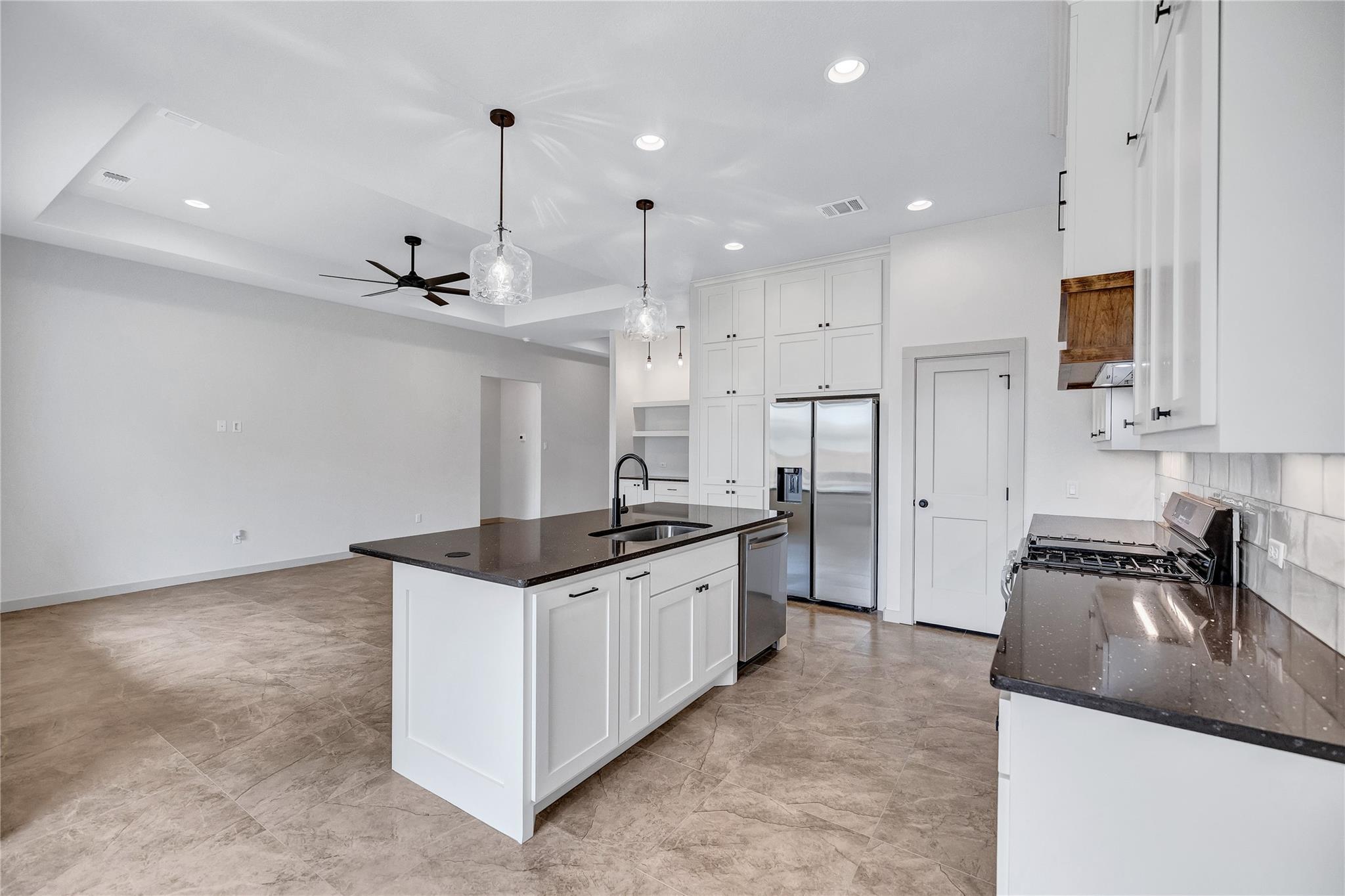 638 Dallas St S, Giddings, TX 78942