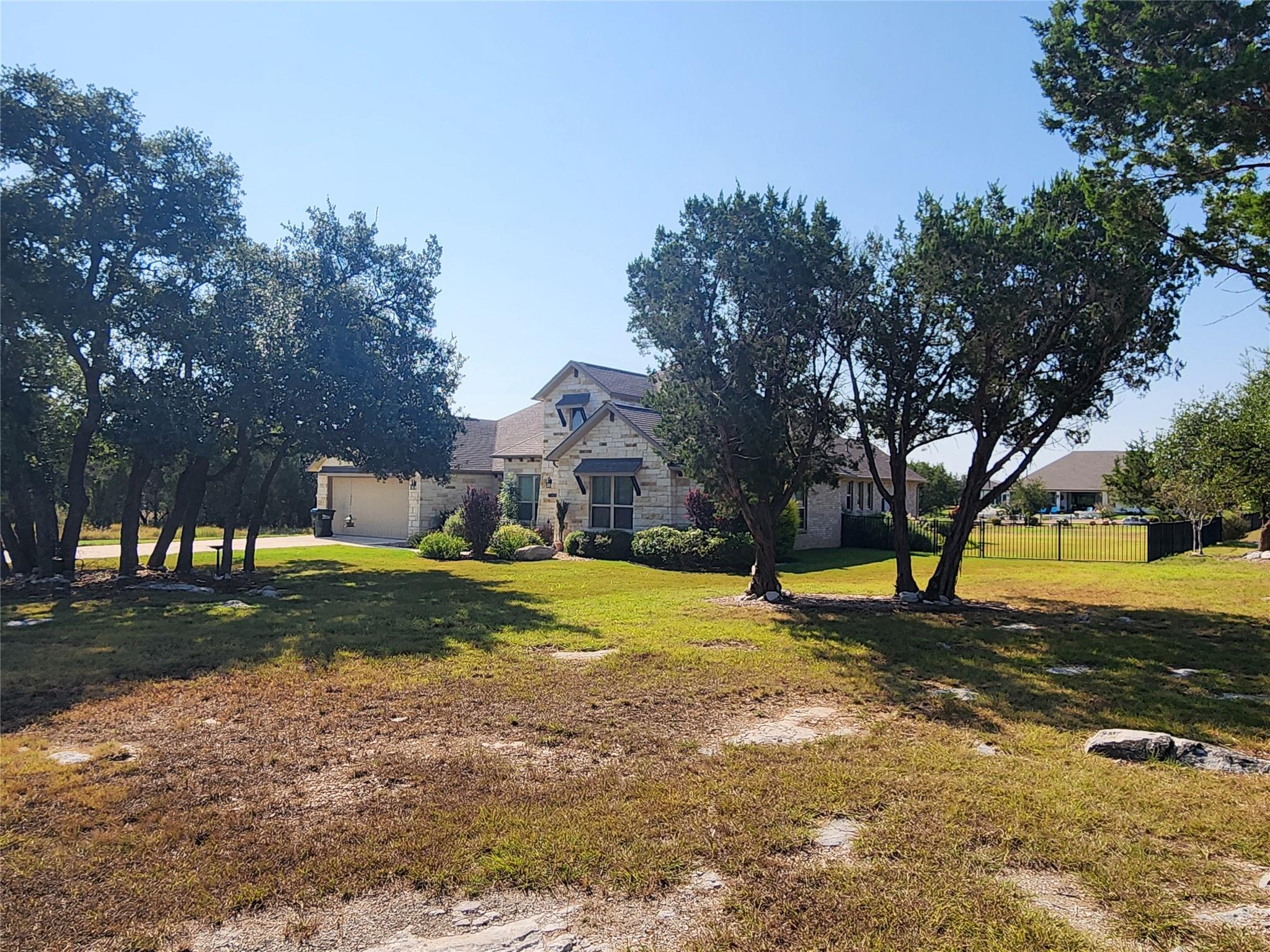 101 Rocky Summit Ct, Spicewood, TX 78669