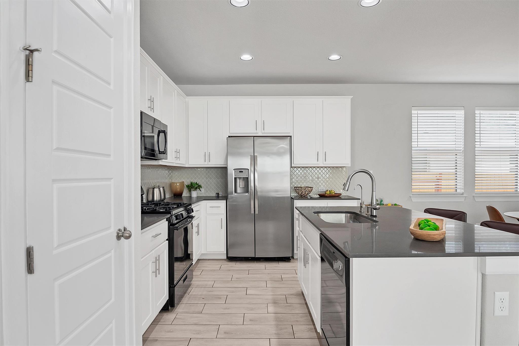 2404 Burberry Ln, Leander, TX 78641