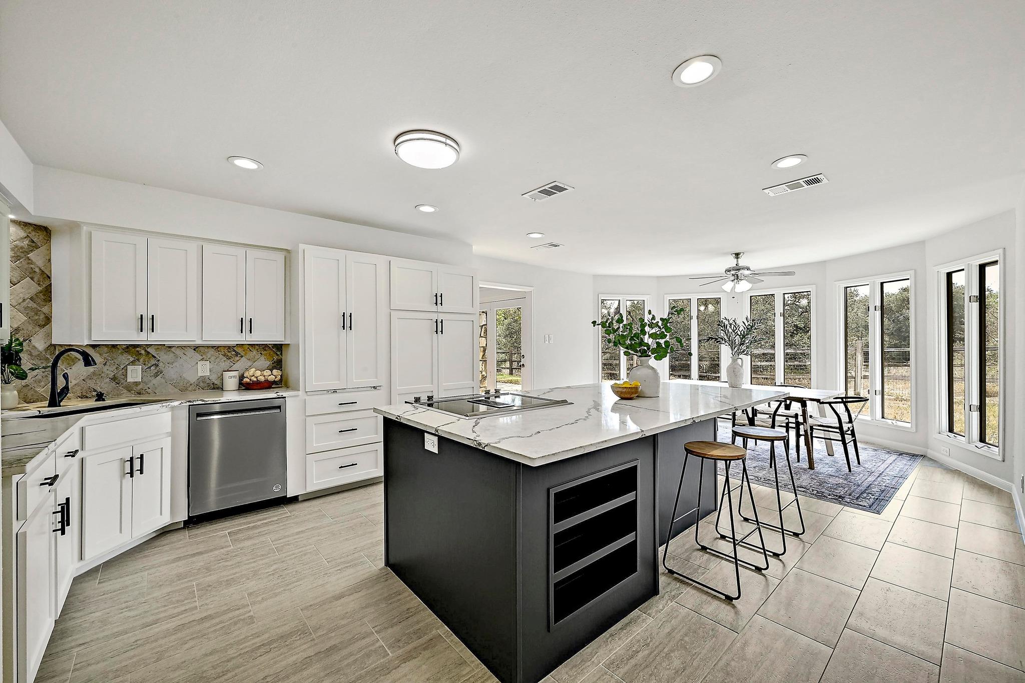 107 Boot Hl, Horseshoe Bay, TX 78657