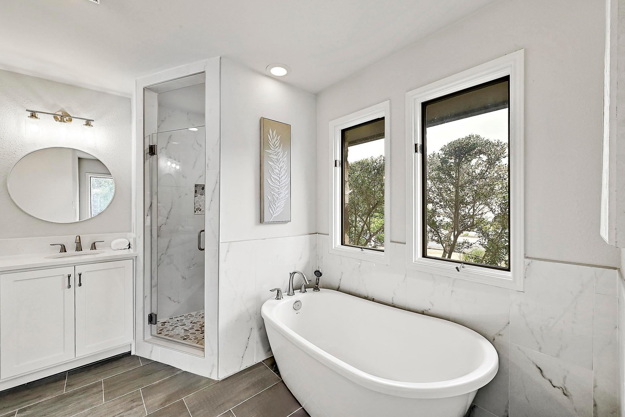 107 Boot Hl, Horseshoe Bay, TX 78657