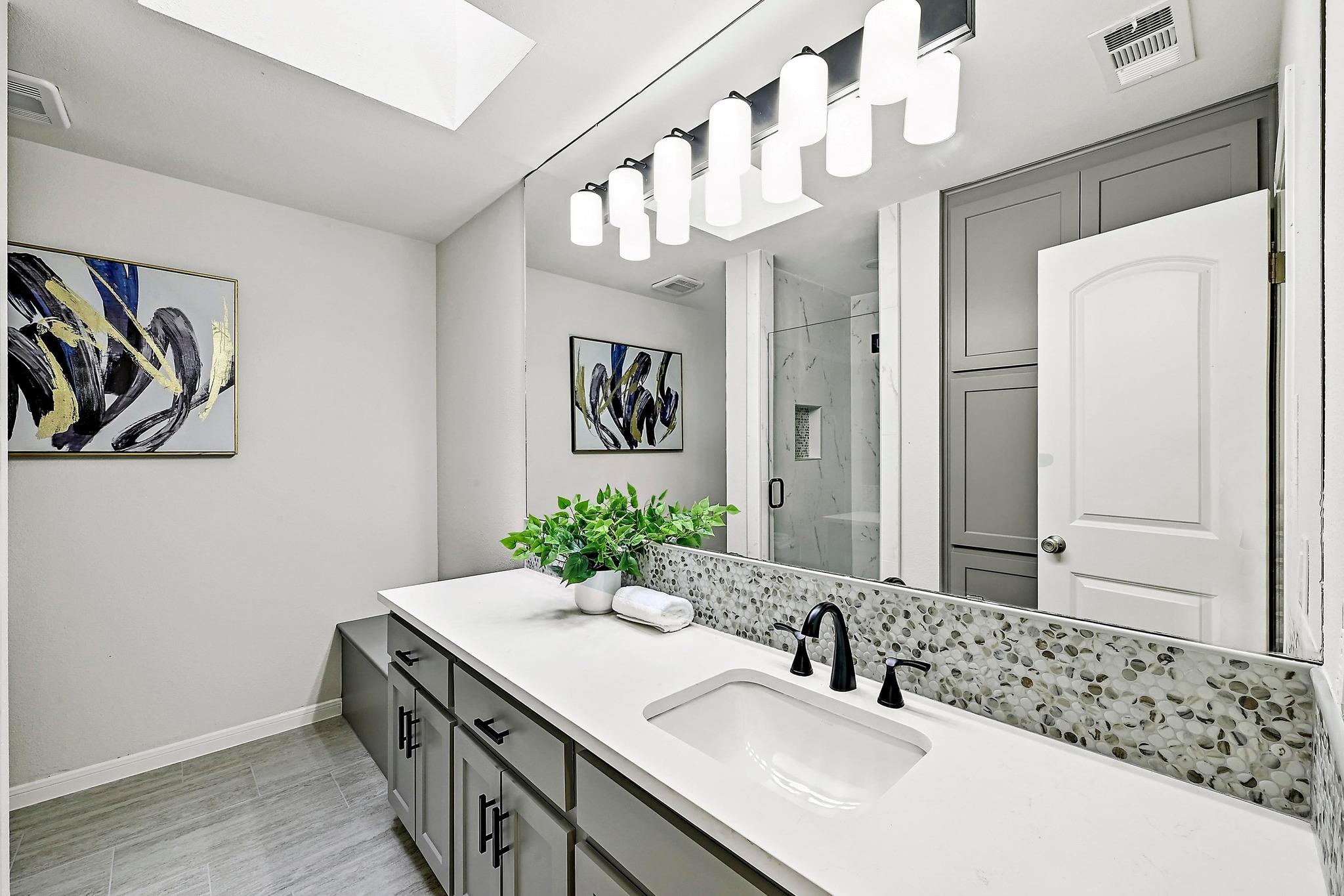 107 Boot Hl, Horseshoe Bay, TX 78657