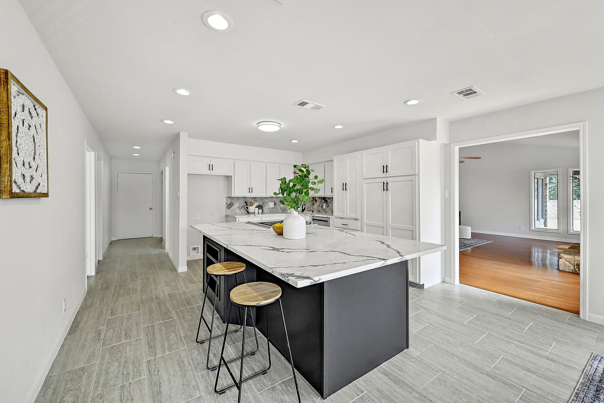 107 Boot Hl, Horseshoe Bay, TX 78657