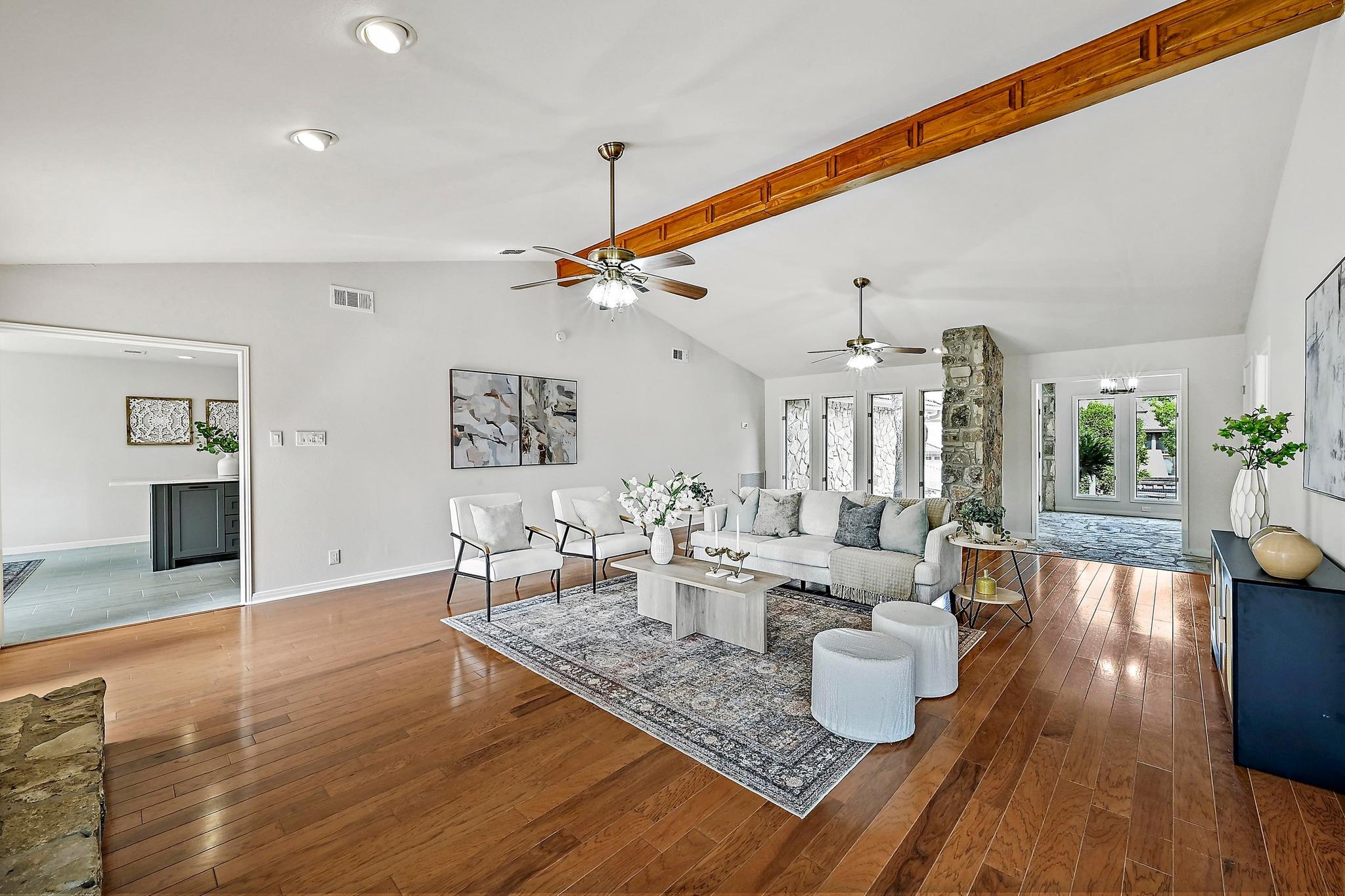 107 Boot Hl, Horseshoe Bay, TX 78657