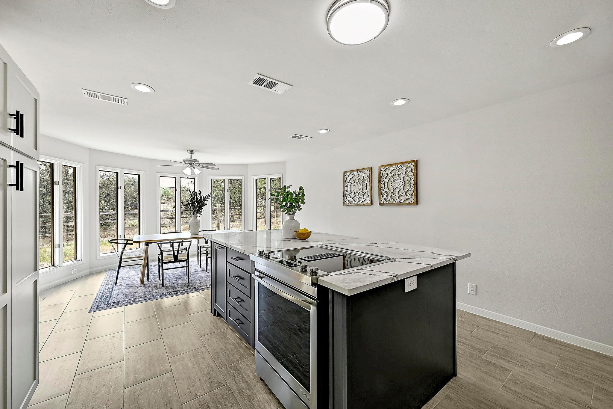 107 Boot Hl, Horseshoe Bay, TX 78657