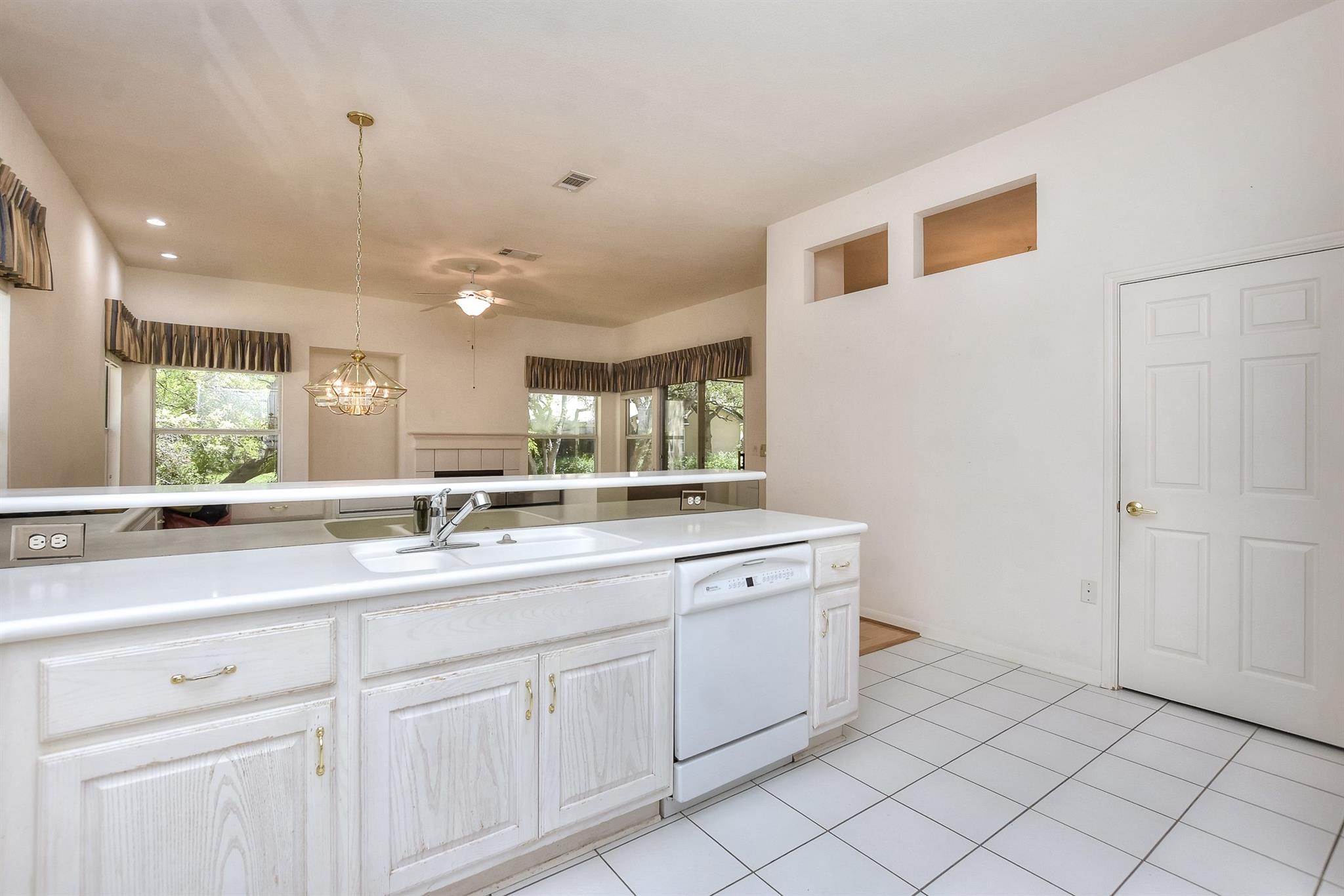 229 Whispering Wind Dr, Georgetown, TX 78633