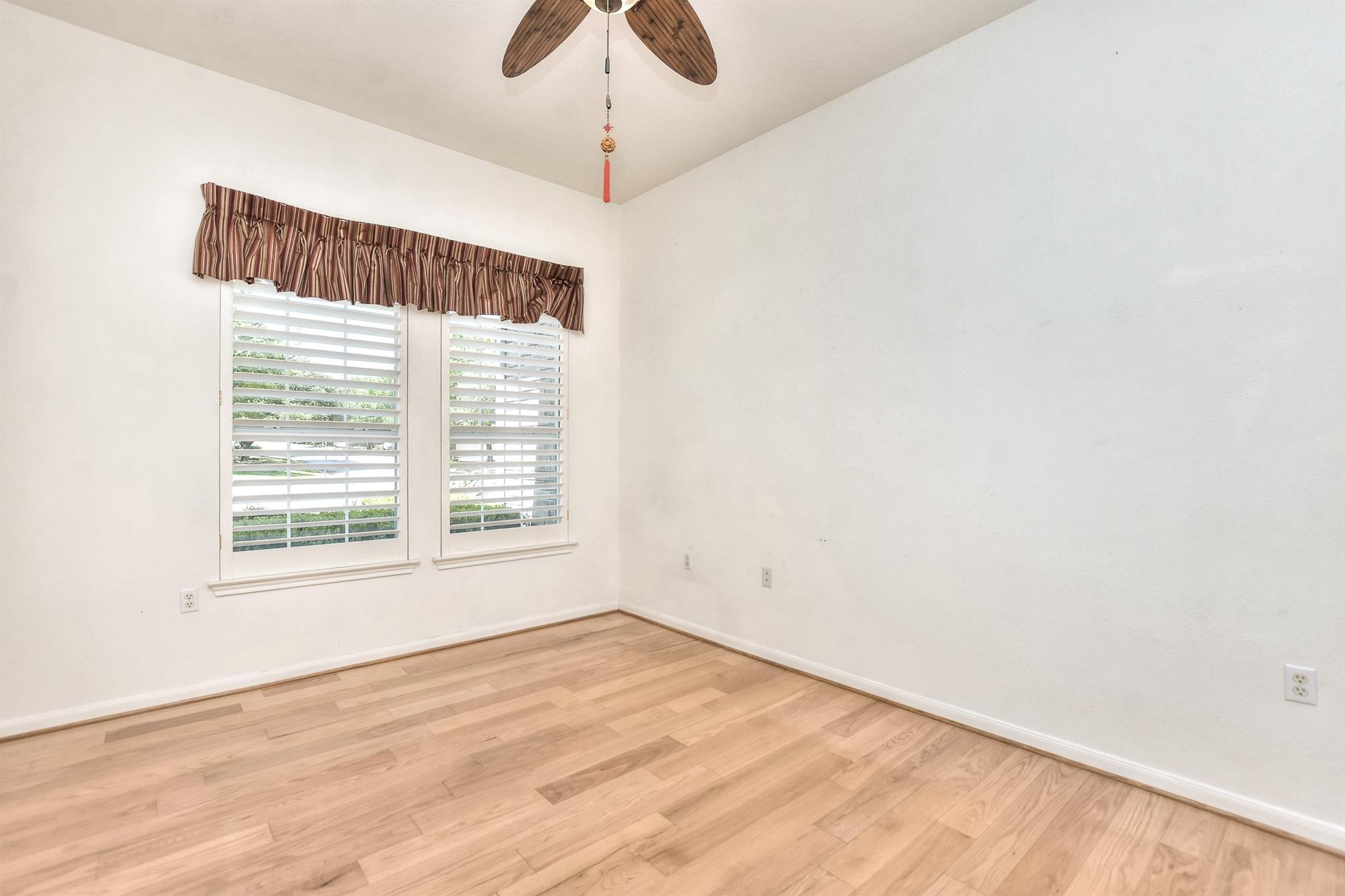 229 Whispering Wind Dr, Georgetown, TX 78633