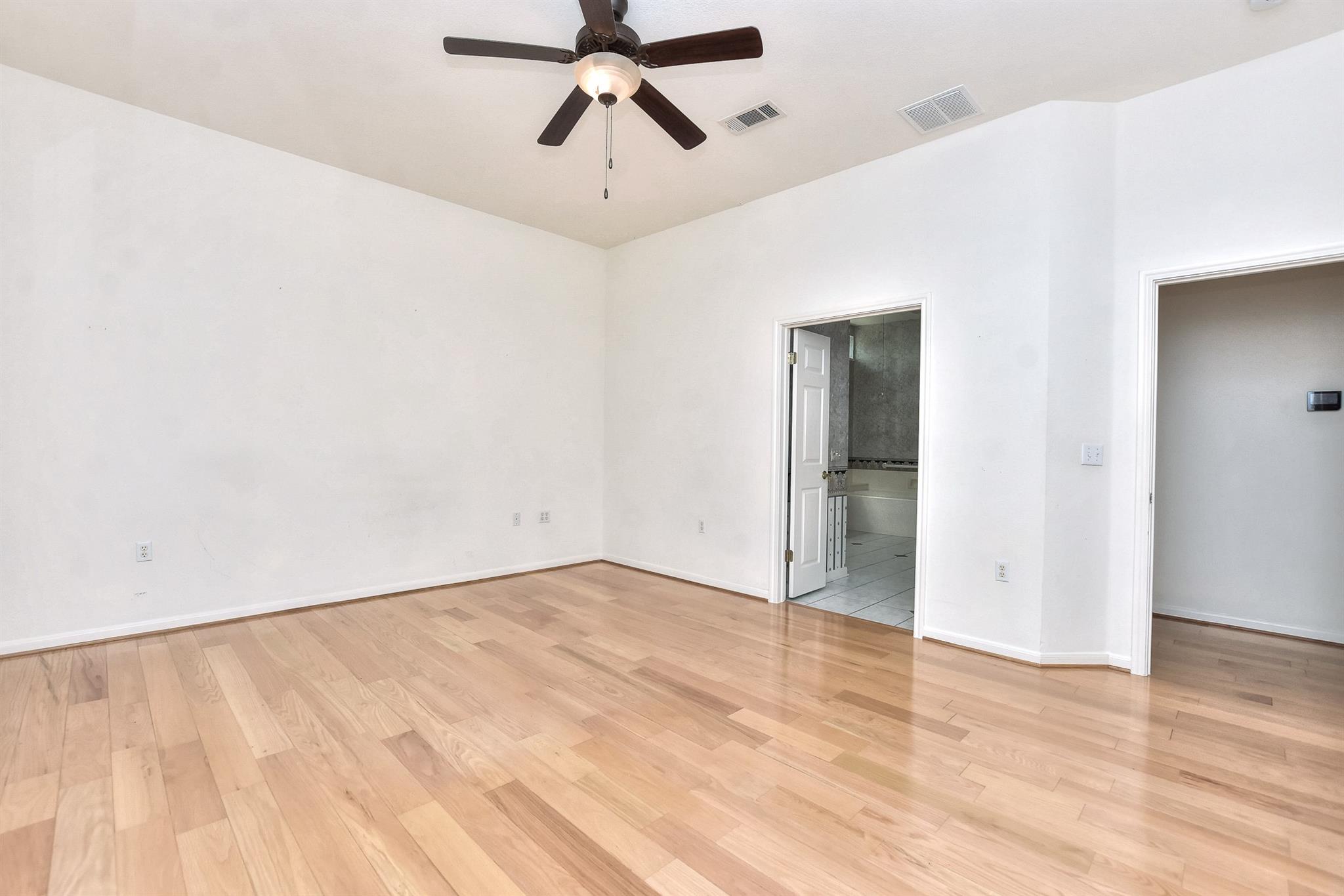 229 Whispering Wind Dr, Georgetown, TX 78633