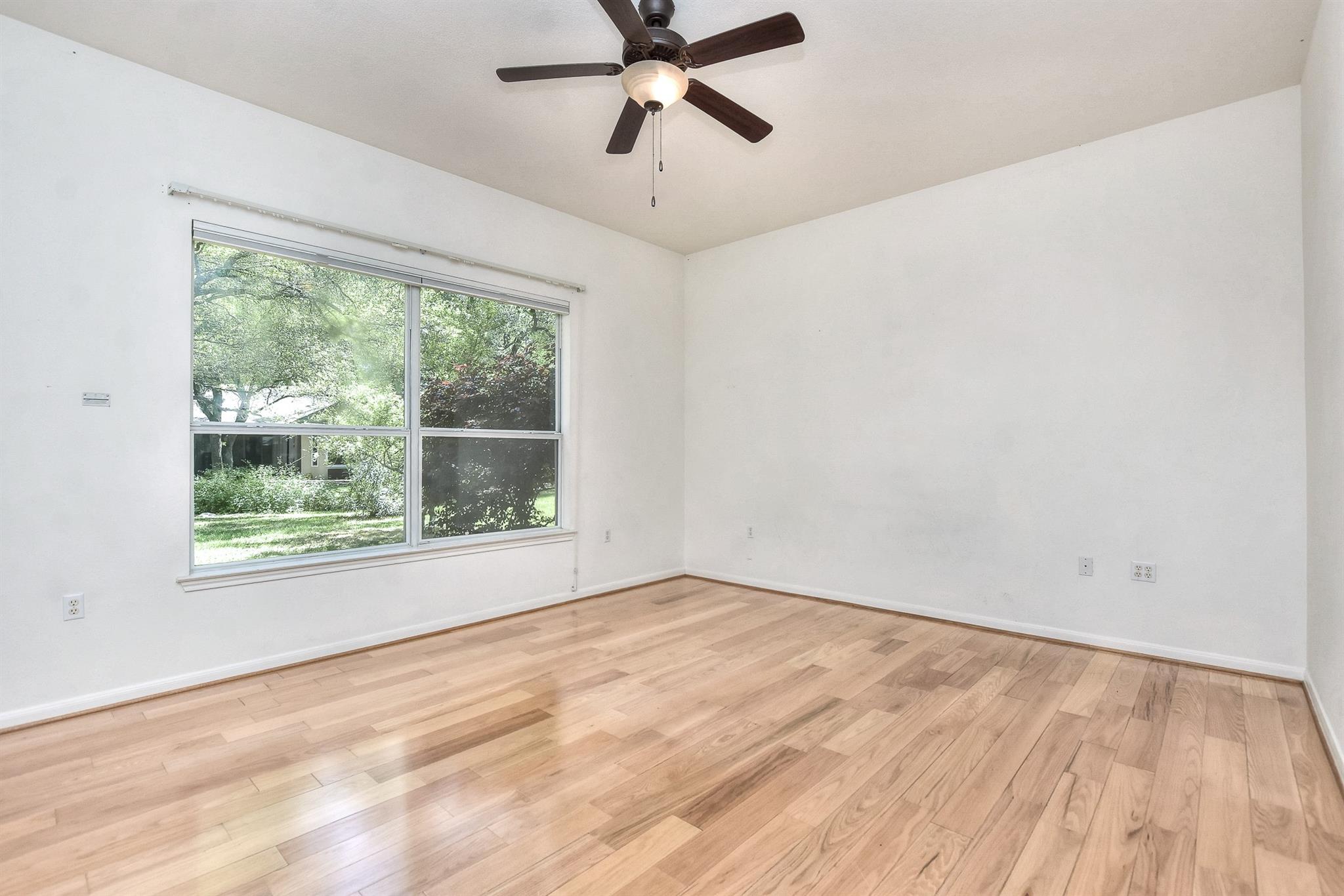 229 Whispering Wind Dr, Georgetown, TX 78633