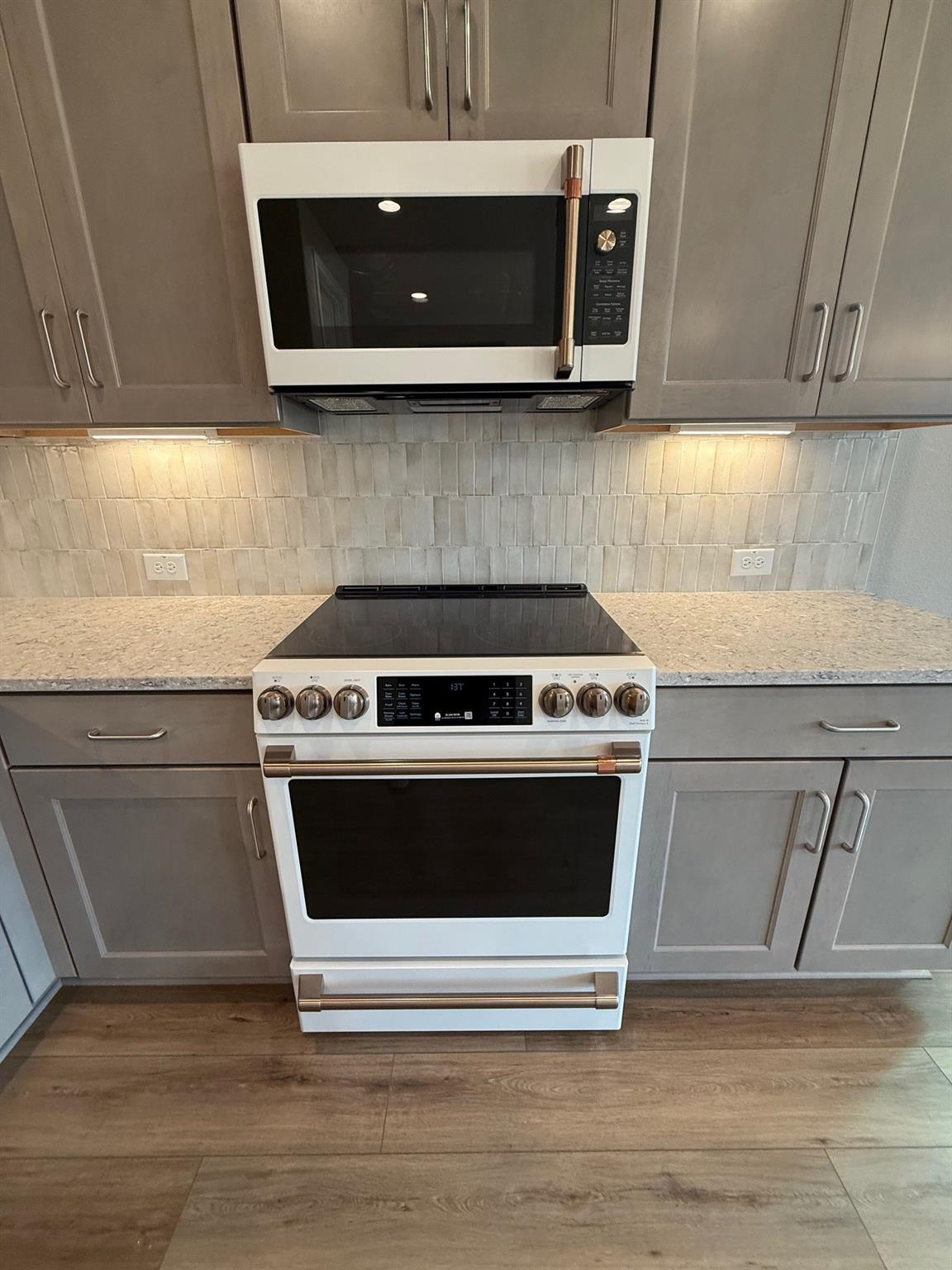 107 Preston Trl, Meadowlakes, TX 78654