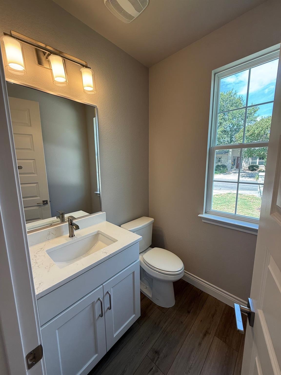 107 Preston Trl, Meadowlakes, TX 78654