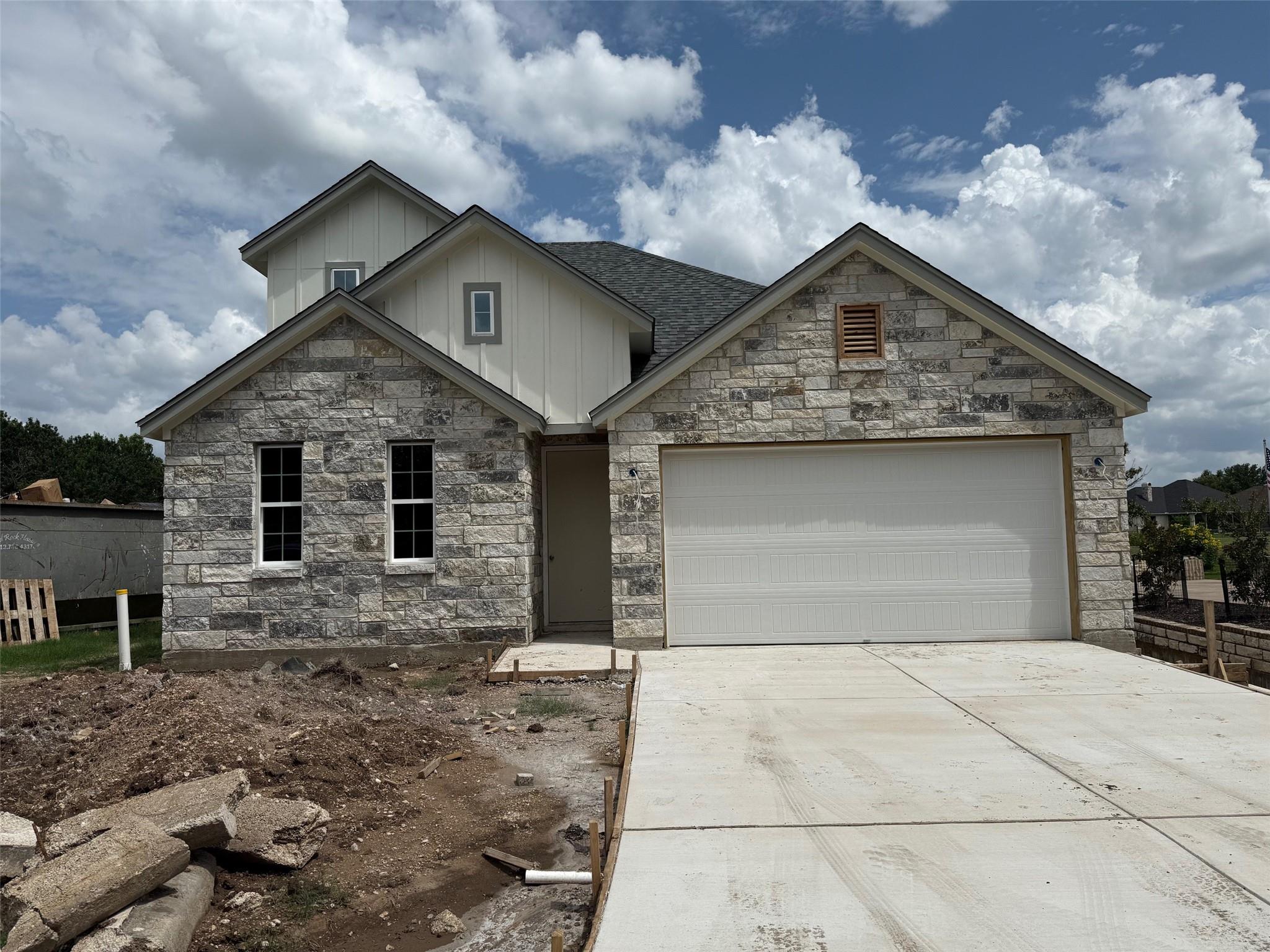 107 Preston Trl, Meadowlakes, TX 78654