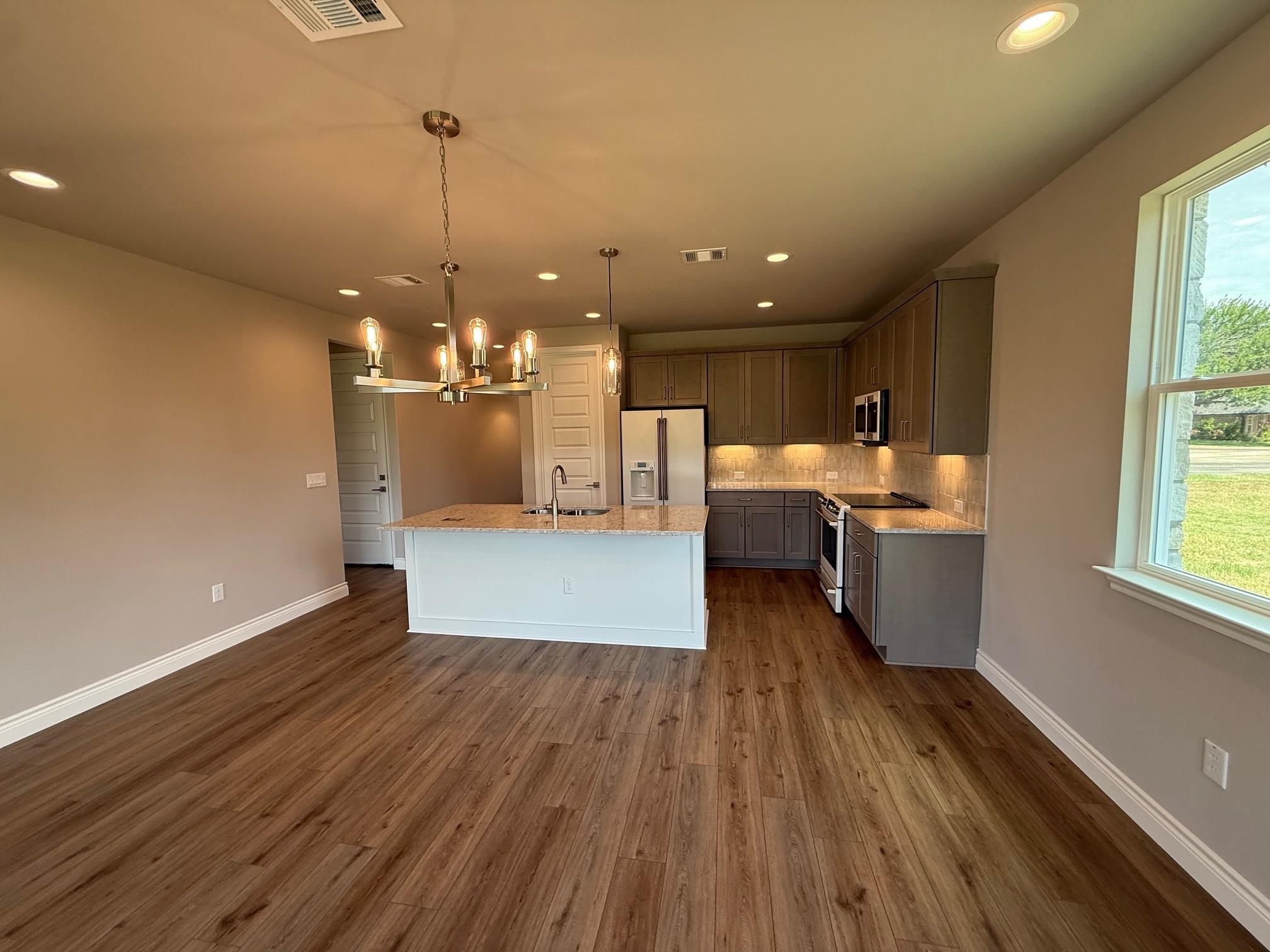 107 Preston Trl, Meadowlakes, TX 78654