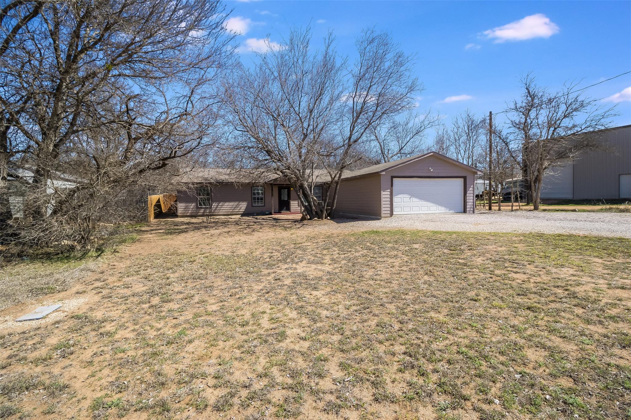 6257 River Oaks Dr, Kingsland, TX 78639