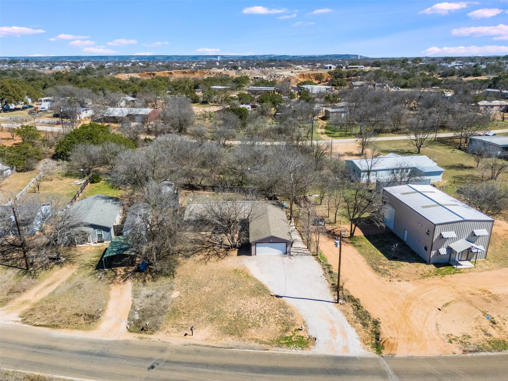 6257 River Oaks Dr, Kingsland, TX 78639