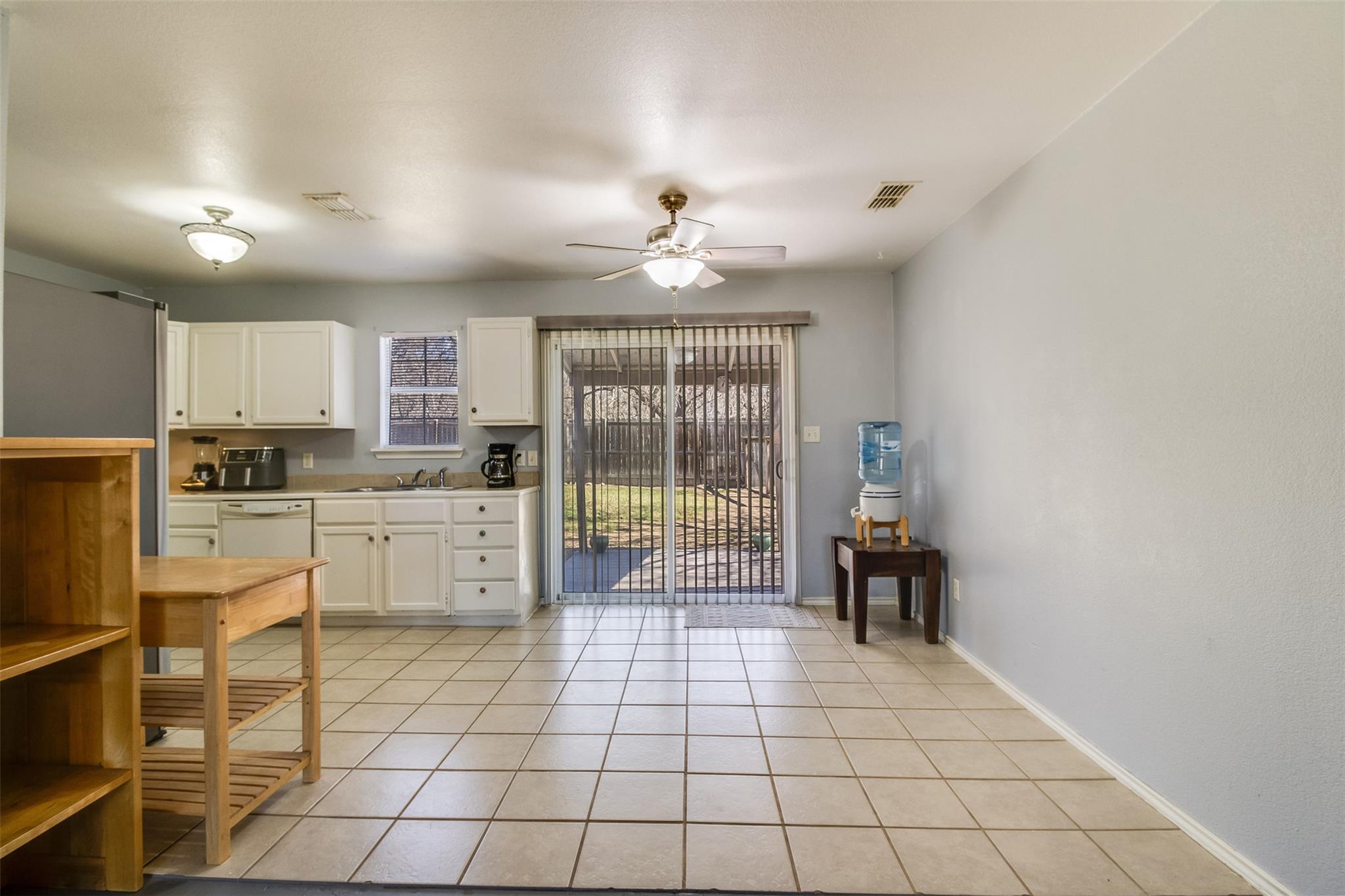 6257 River Oaks Dr, Kingsland, TX 78639