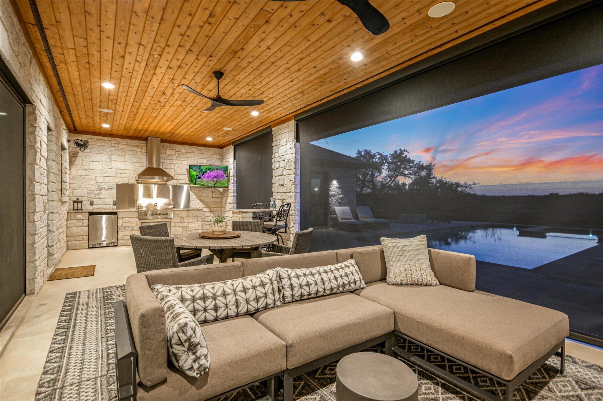 343 Pug Rippy, Dripping Springs, TX 78620